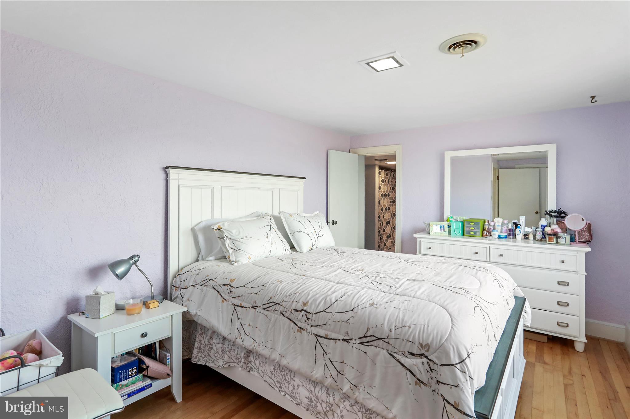 WOODSIDE - Residential