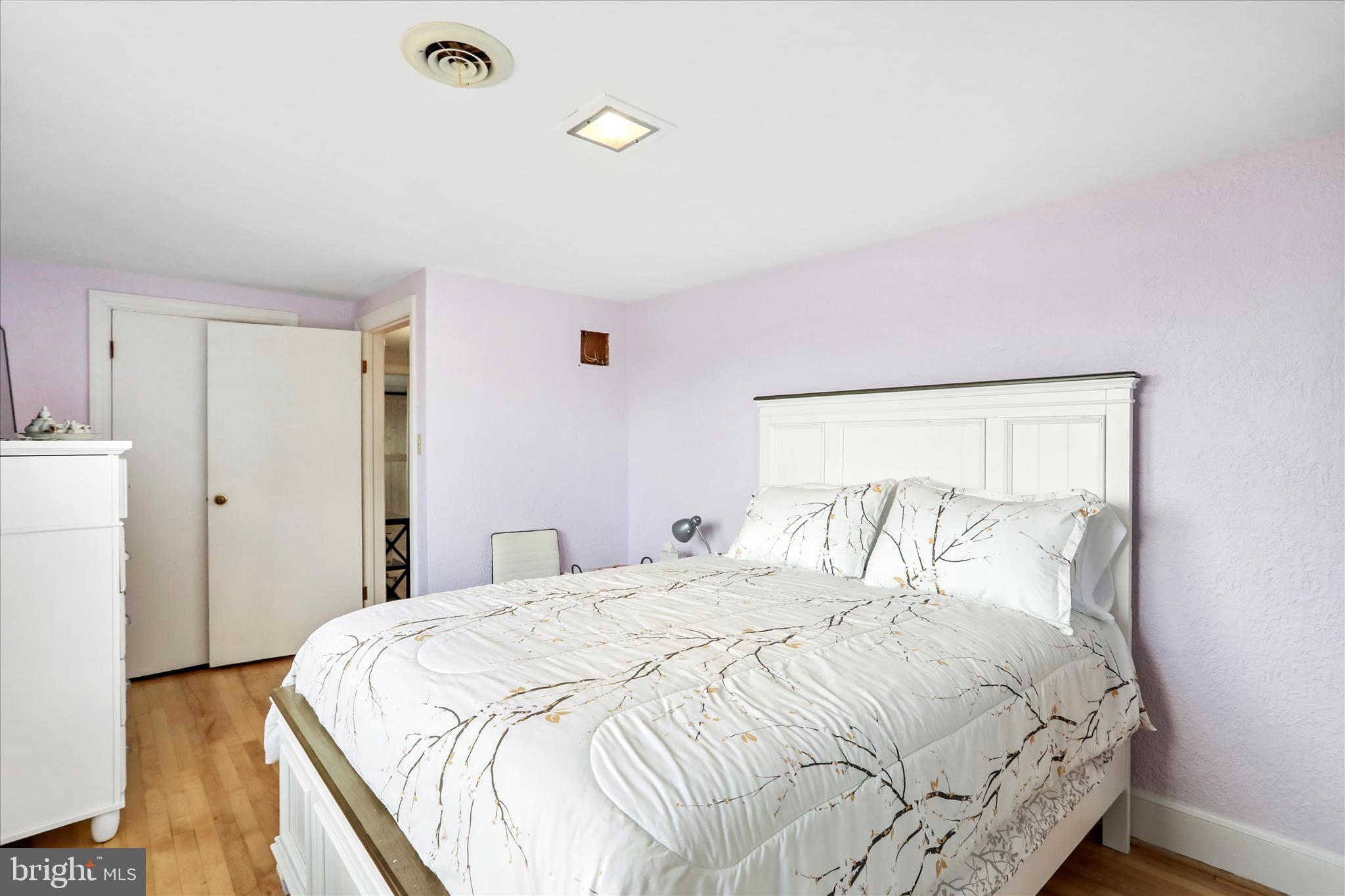 WOODSIDE - Residential