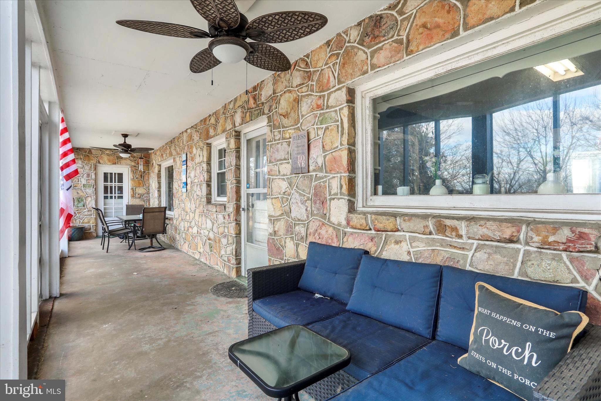 WOODSIDE - Residential