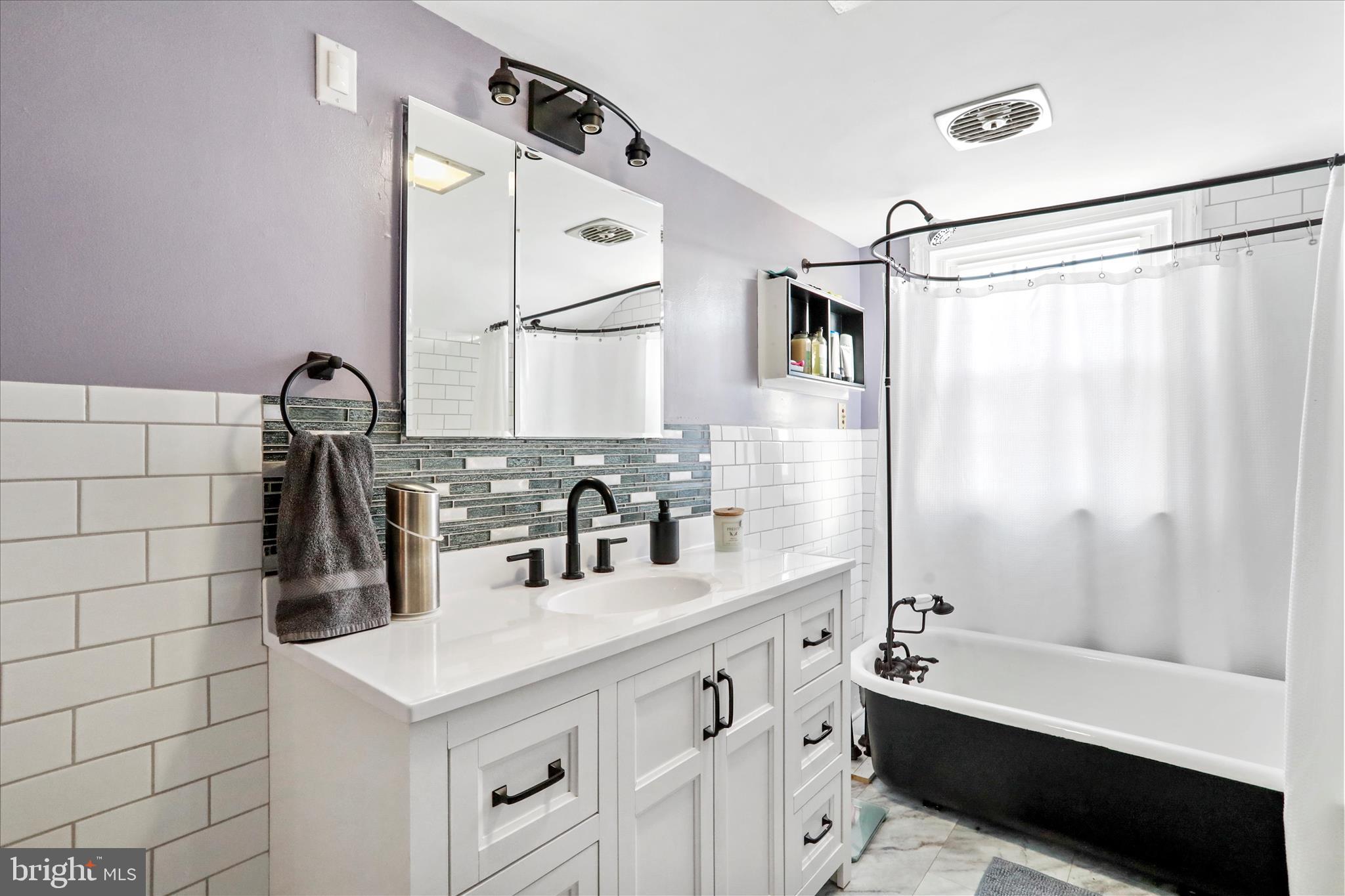 WOODSIDE - Residential