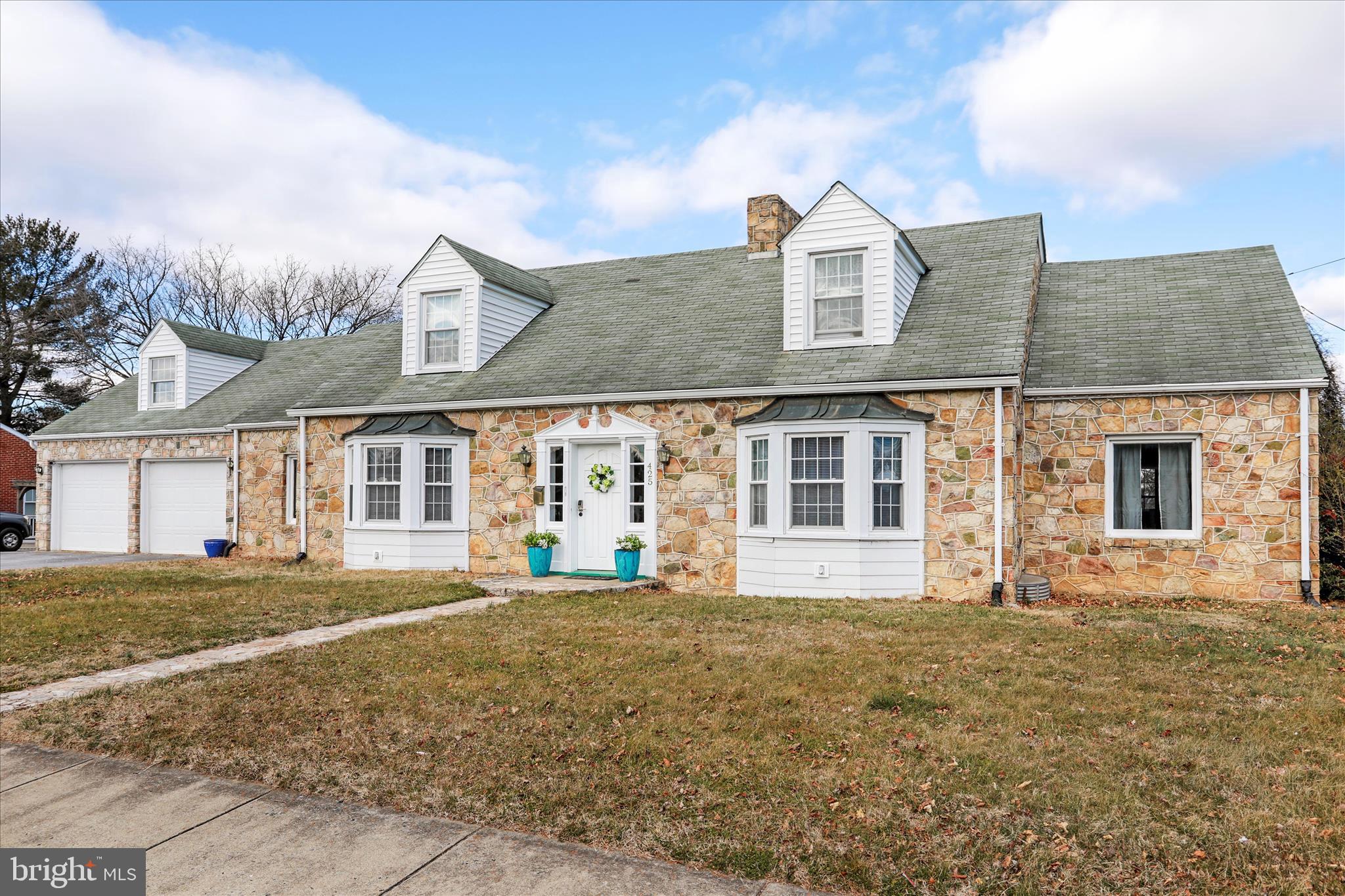 WOODSIDE - Residential