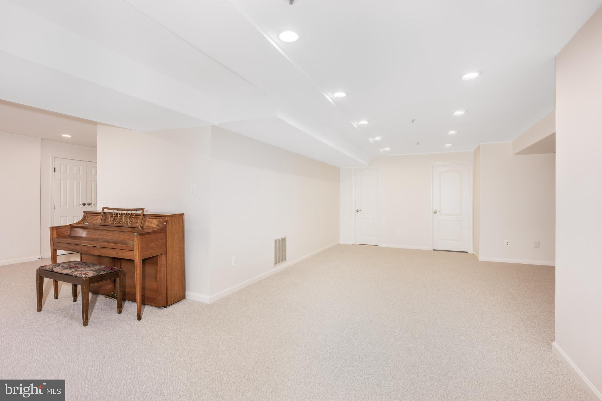 BIG PINES VILLAGE - Residential