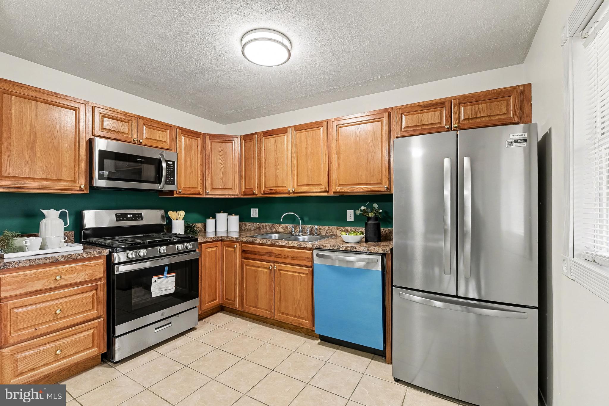 EDGE MEAD - Residential