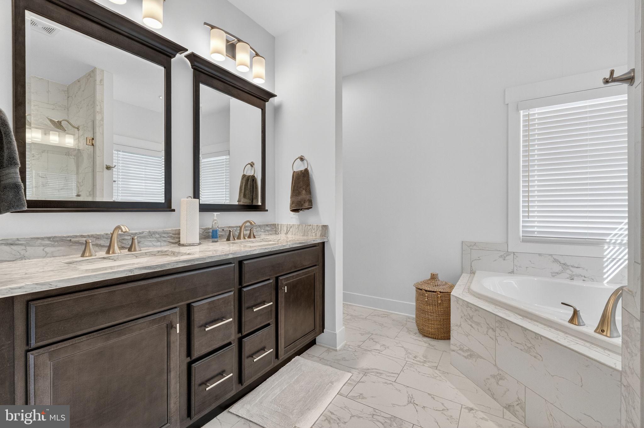 DOUGLAS PARK - Residential