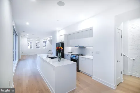 3554 10th Street NW Unit 3, Washington, DC 20010 - MLS#: DCDC2189710