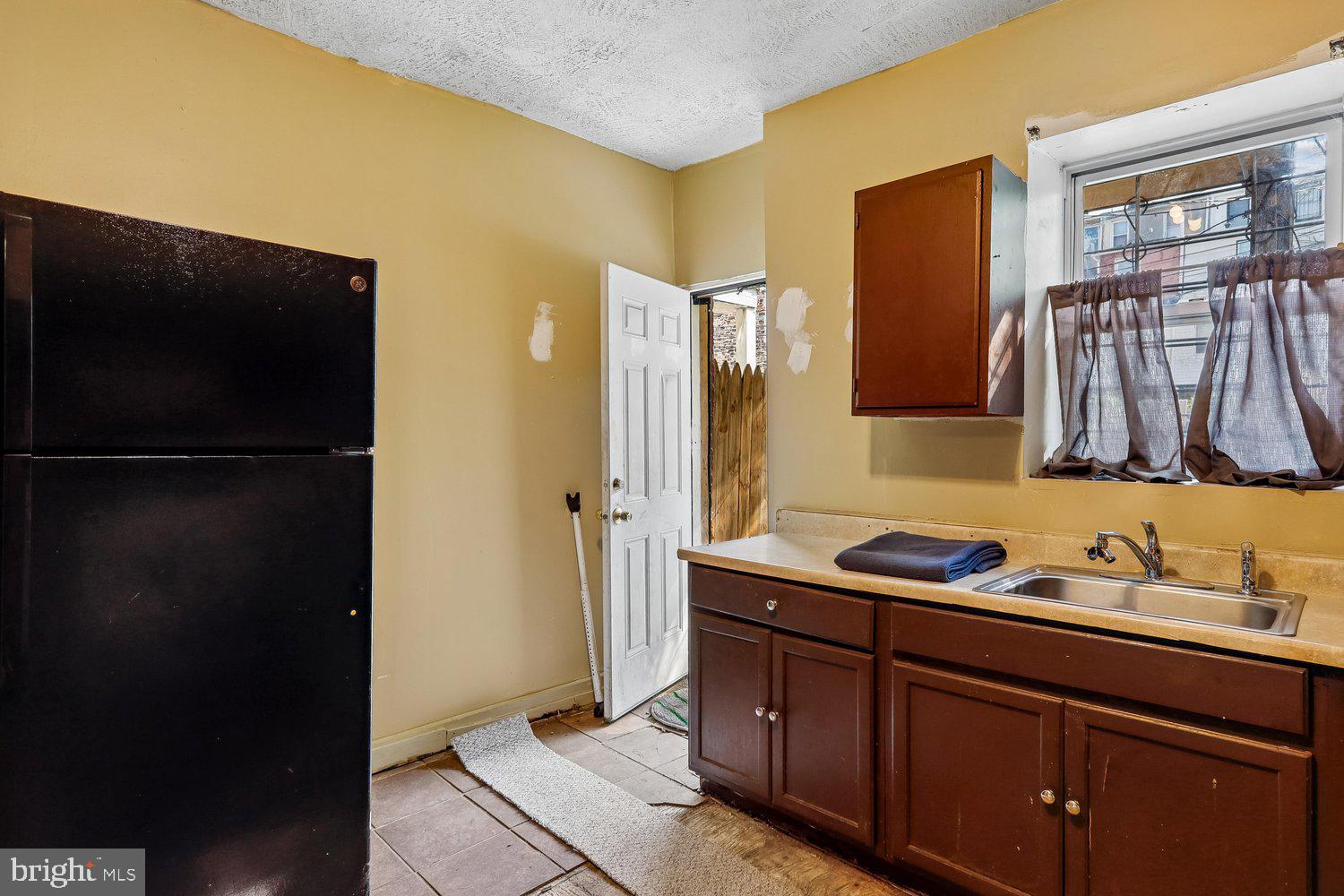 SANDTOWN-WINCHESTER - Residential