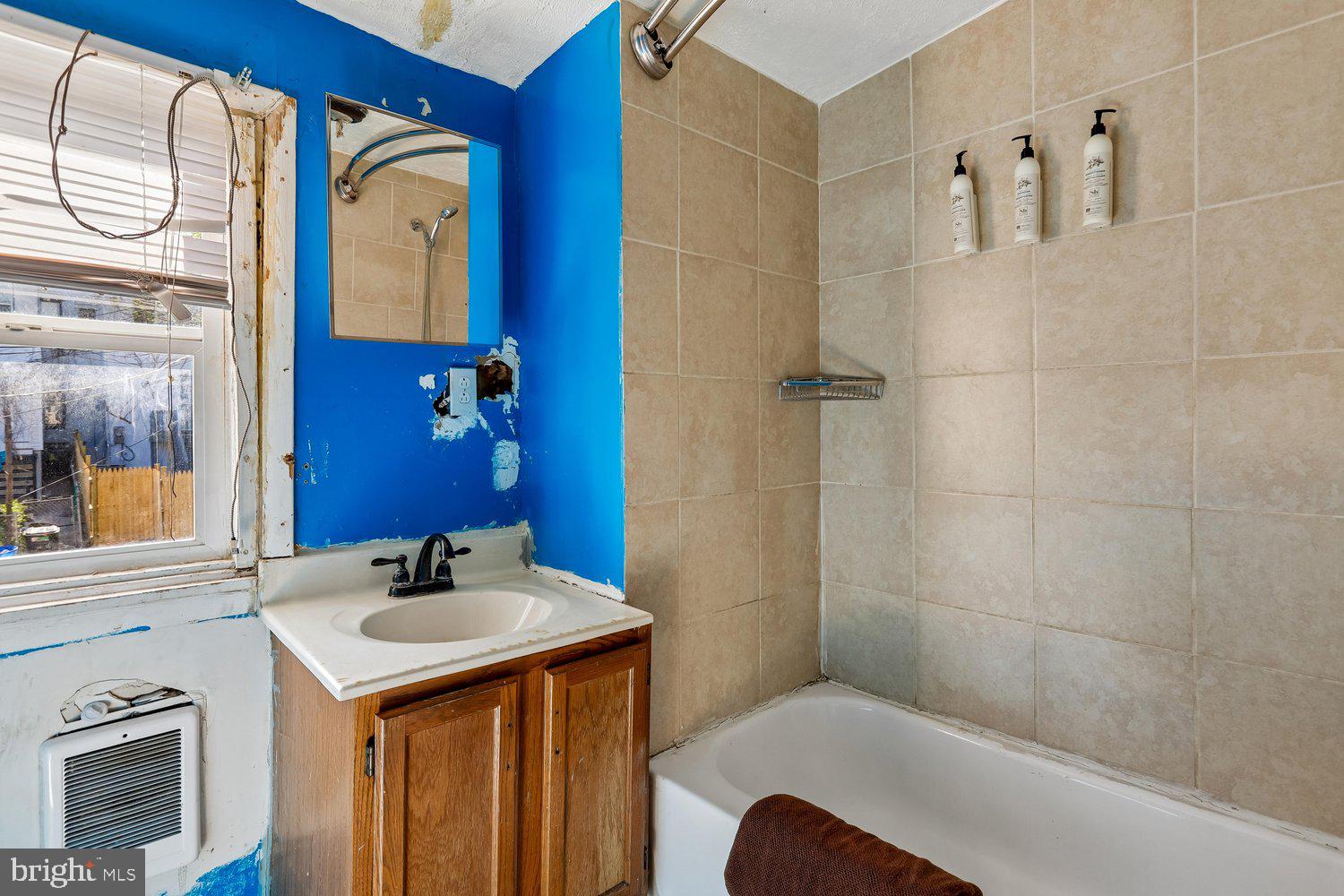 SANDTOWN-WINCHESTER - Residential