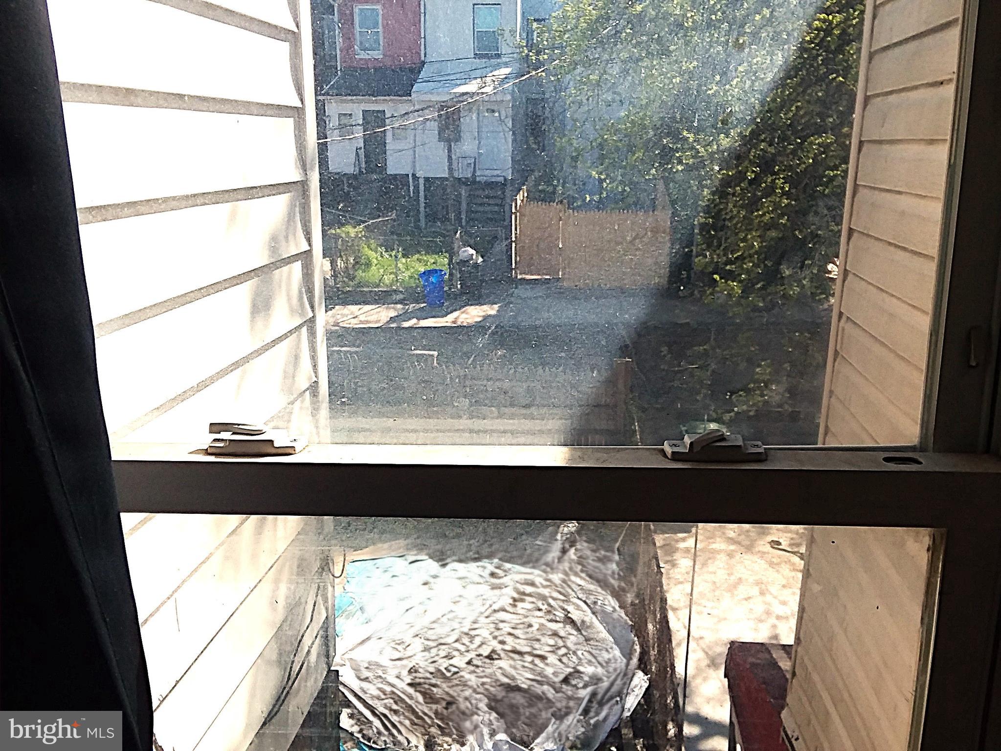 SANDTOWN-WINCHESTER - Residential