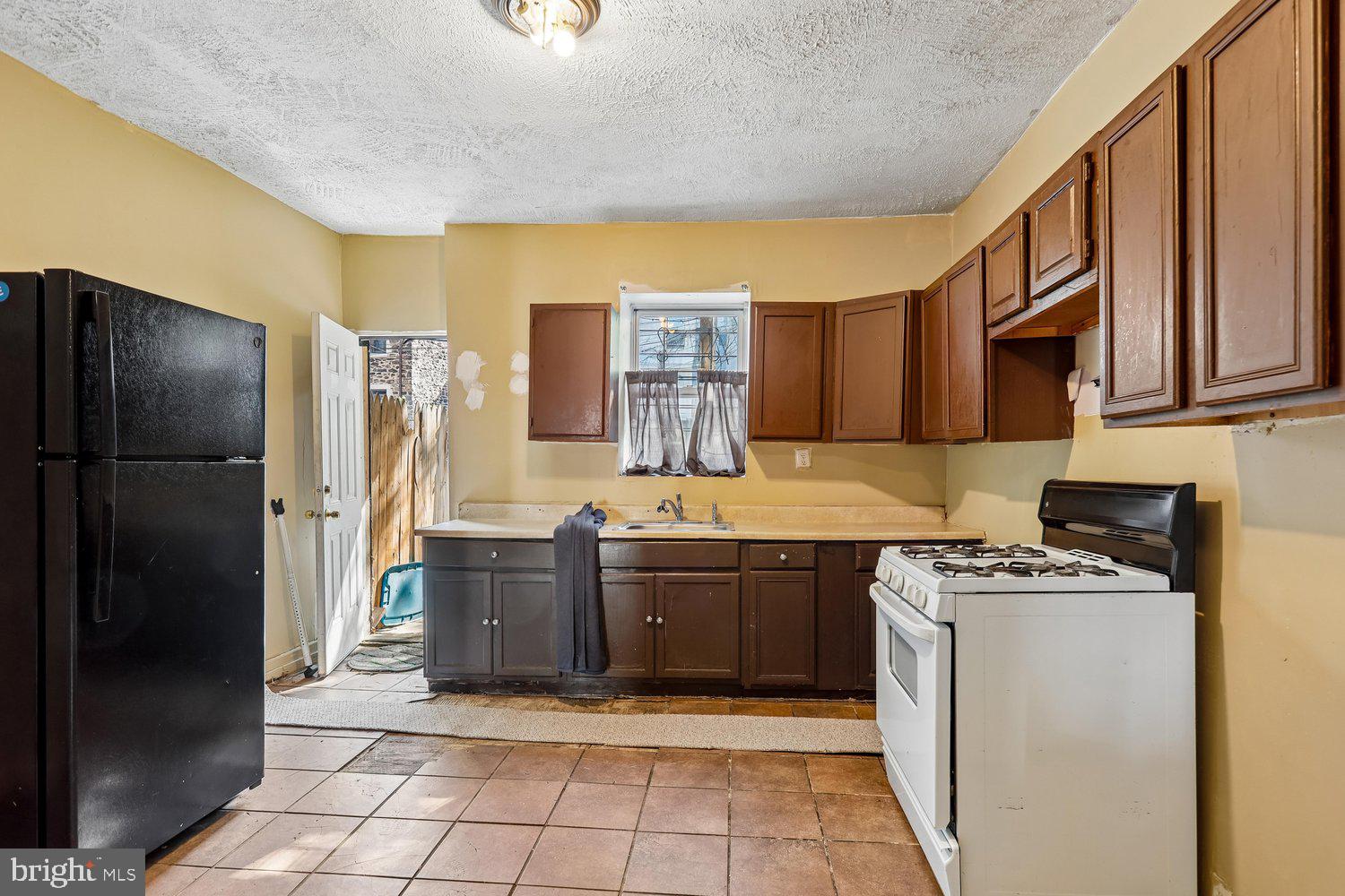 SANDTOWN-WINCHESTER - Residential