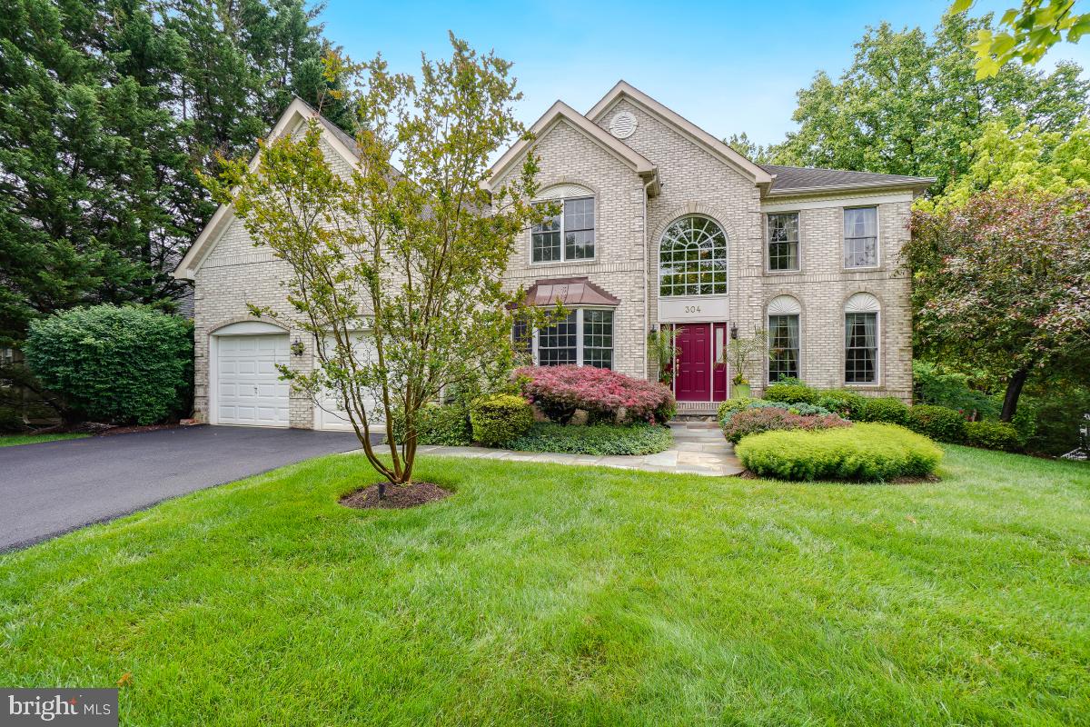 304 ALDERWOOD DRIVE