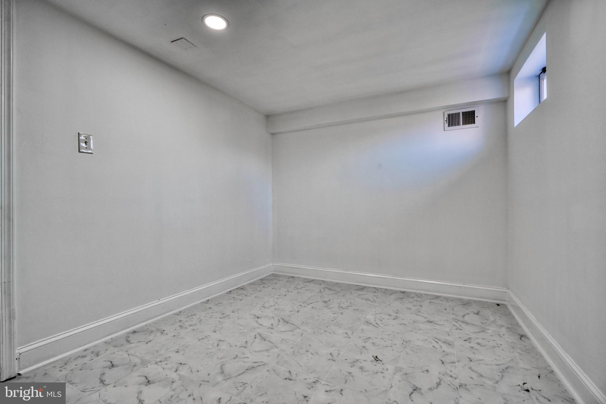 SILVER MANOR - Residential