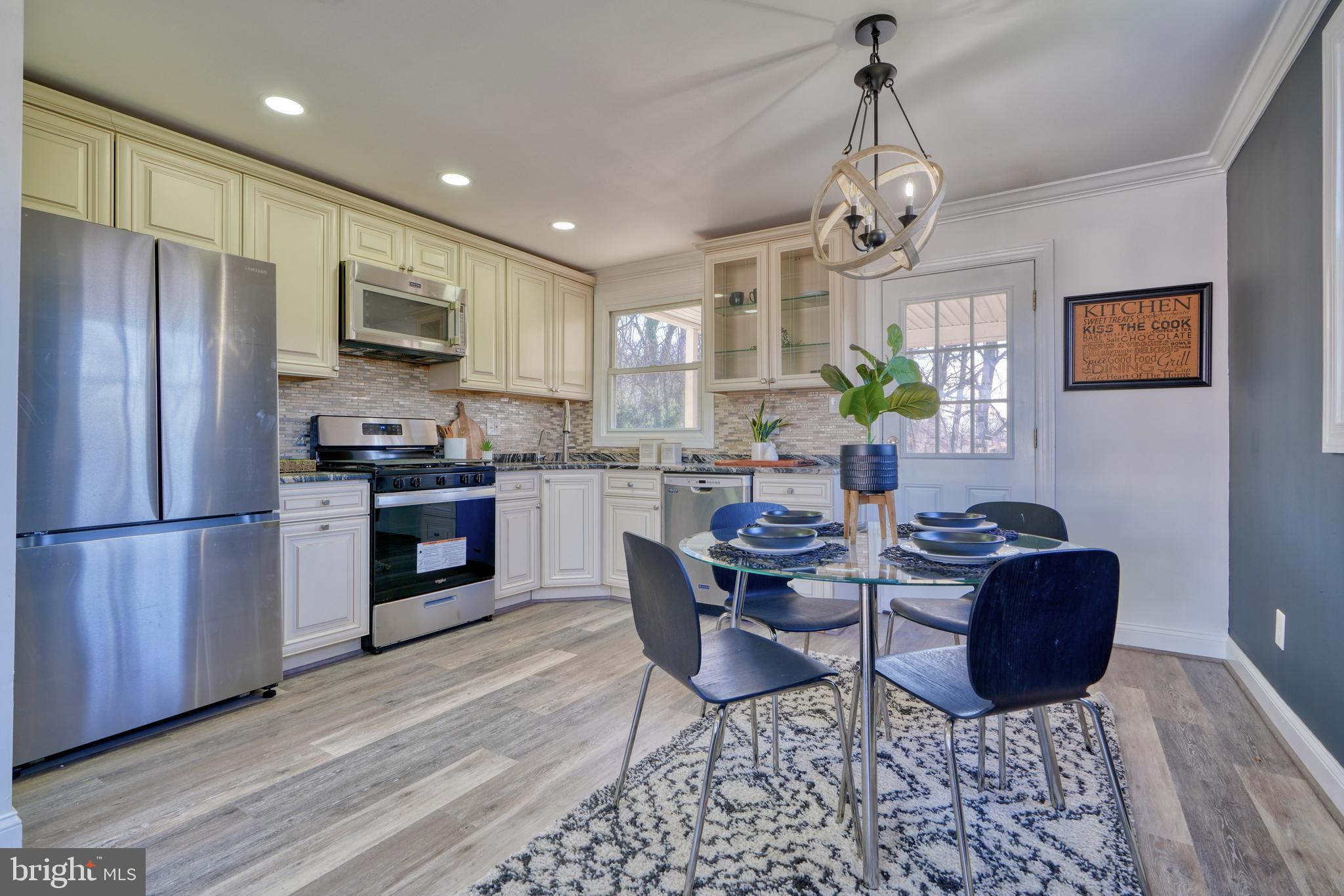 SILVER MANOR - Residential