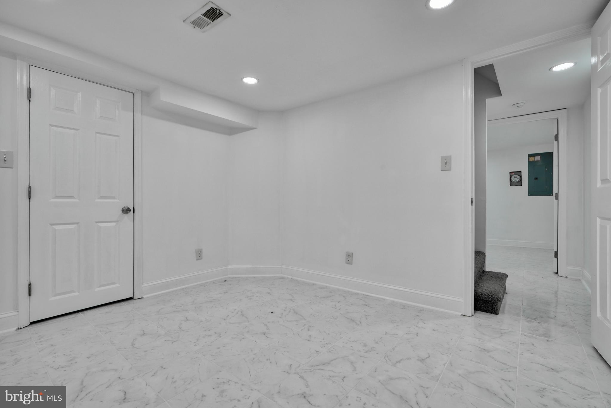 SILVER MANOR - Residential