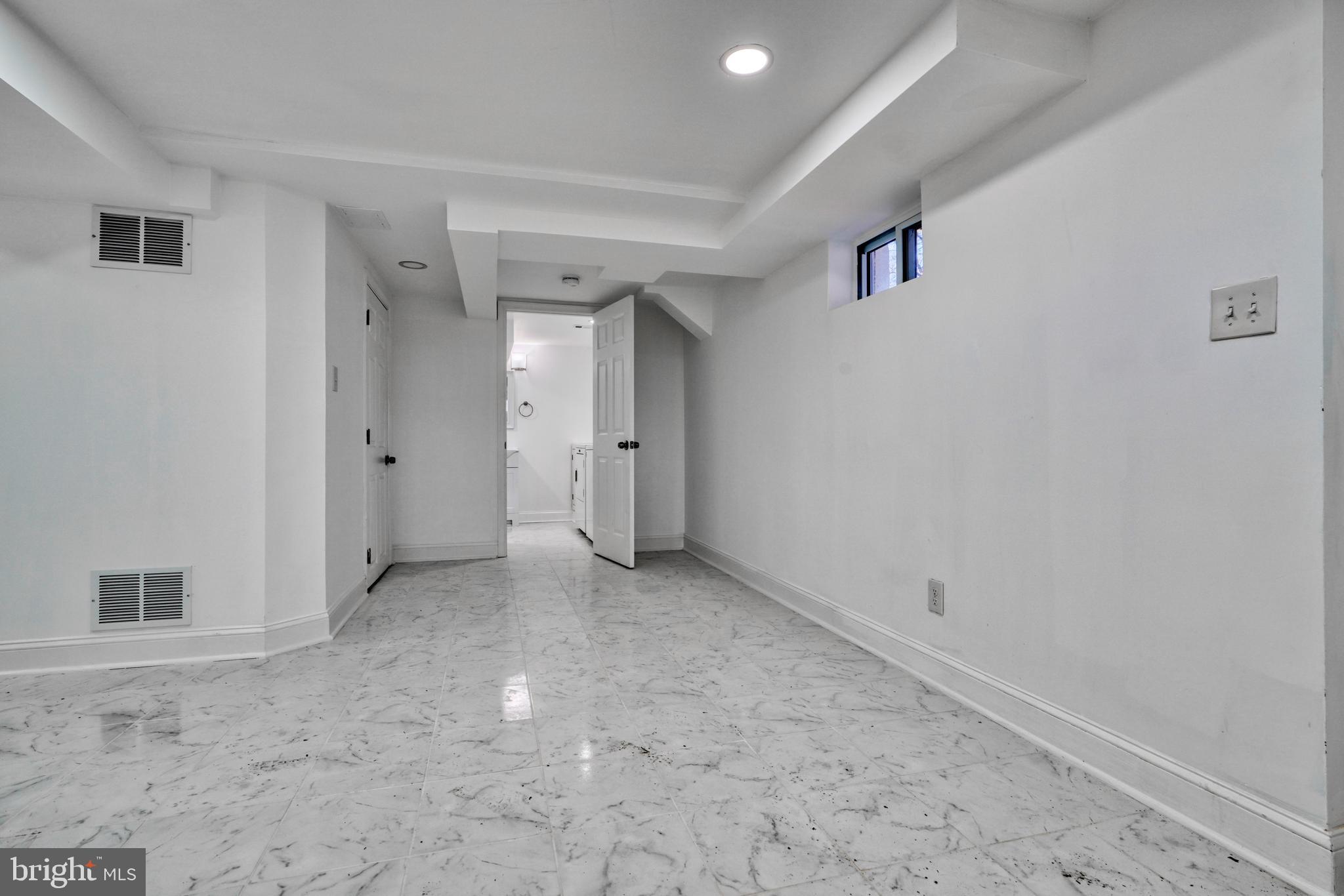 SILVER MANOR - Residential