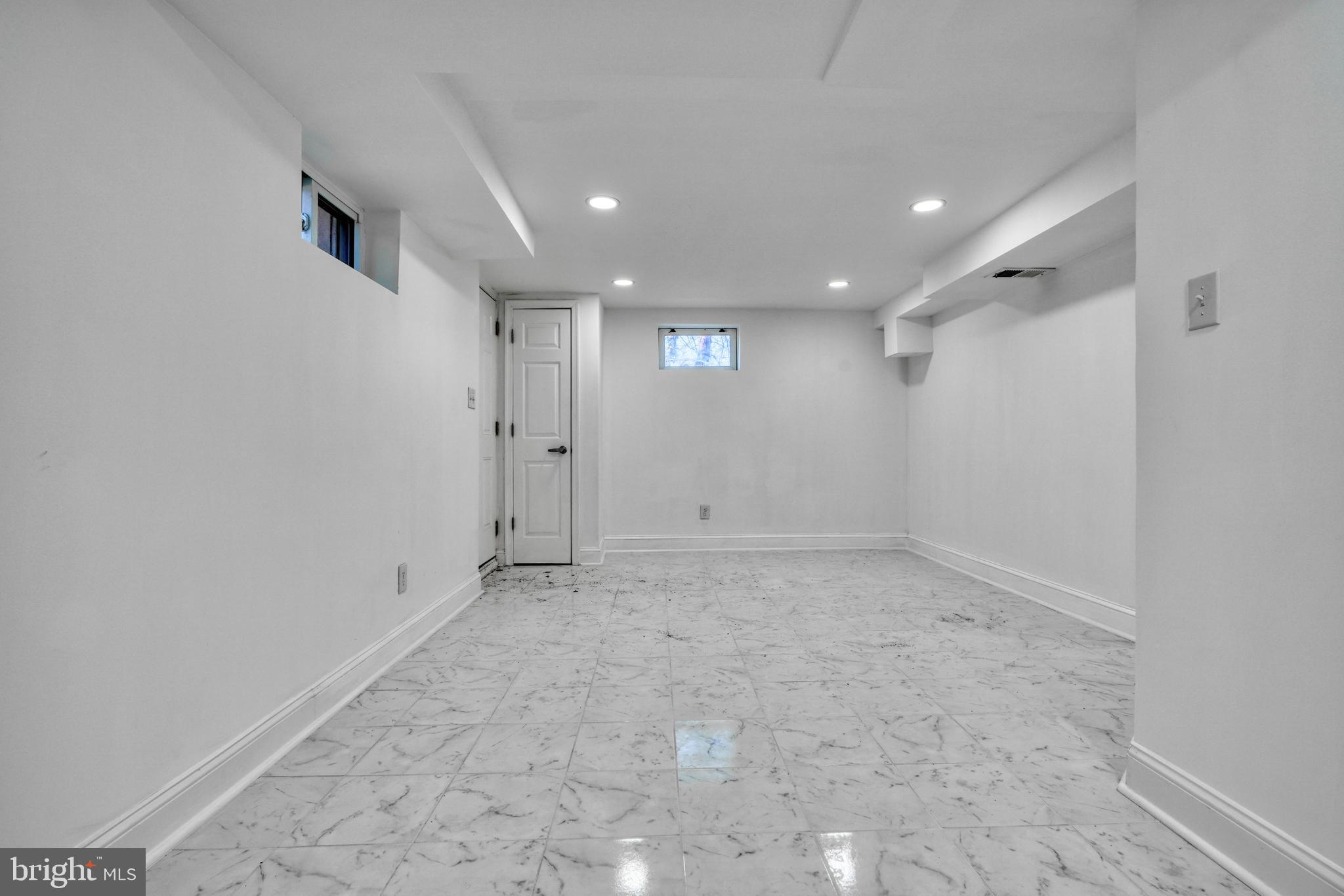 SILVER MANOR - Residential