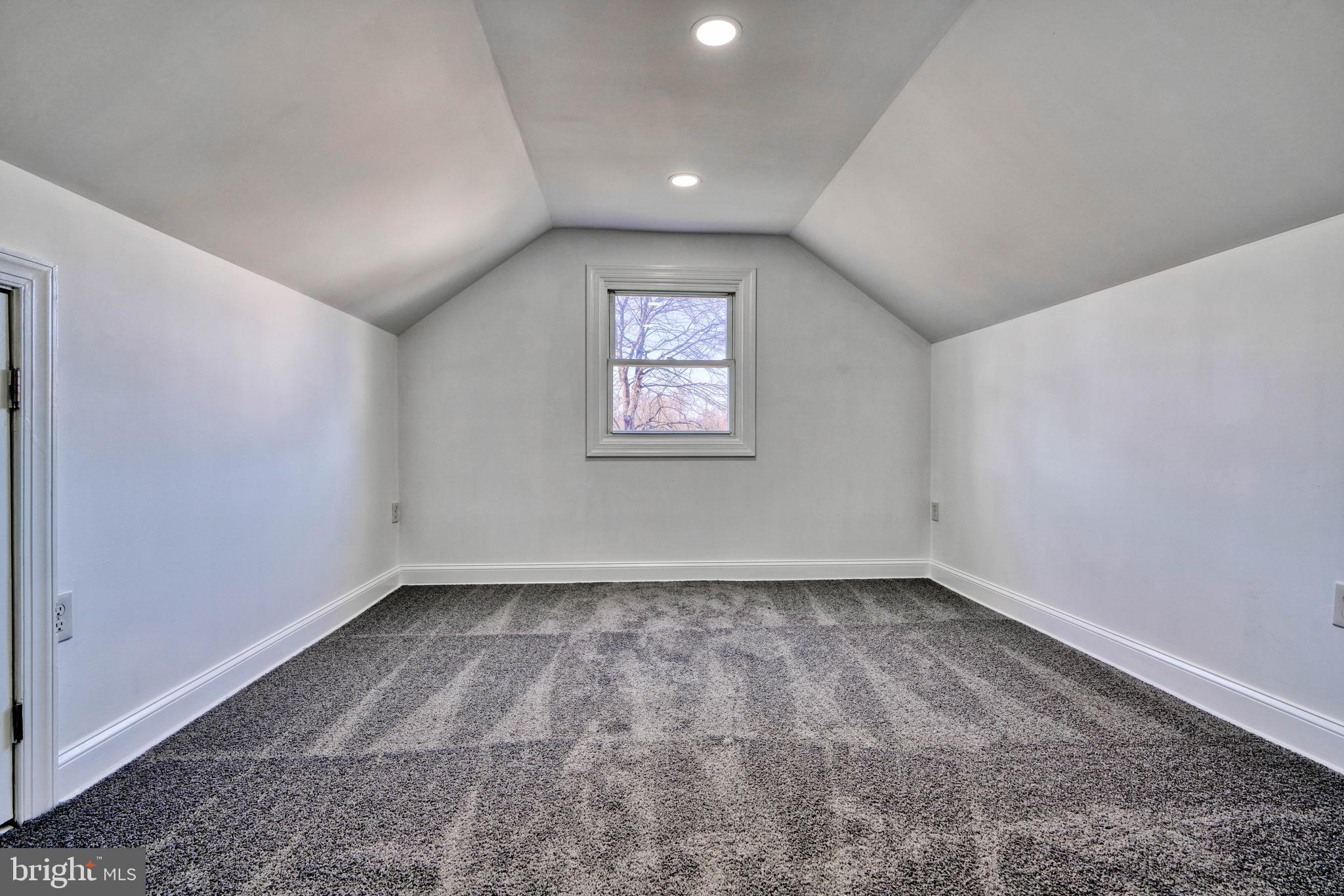 SILVER MANOR - Residential