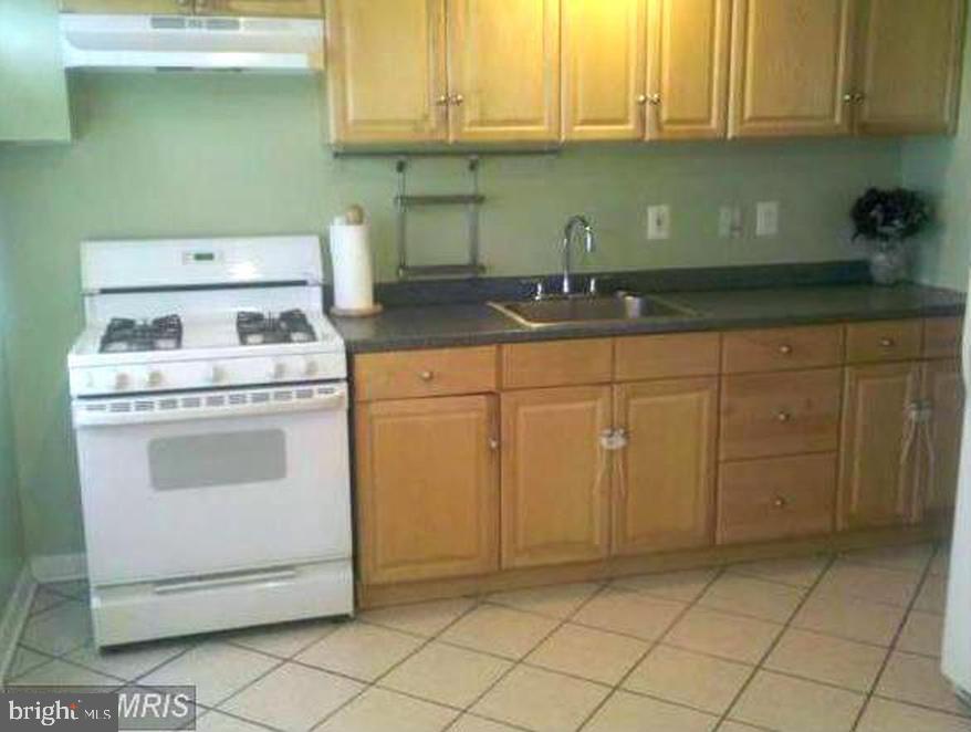 RIVERVIEW - Residential Lease