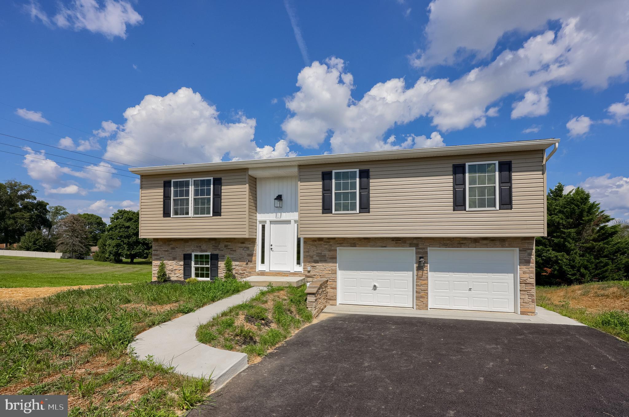 PAHAGACO HILLS - Residential