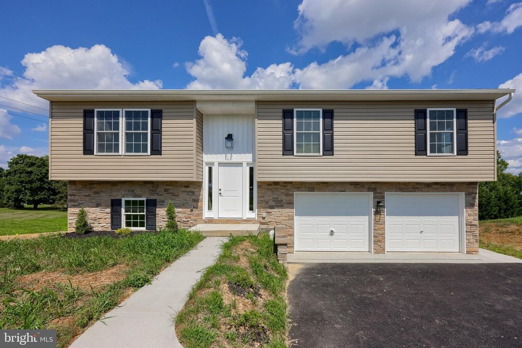 Photo of 6030 Deborah Drive, SPRING GROVE, PA 17362 (MLS # PAYK2088104)