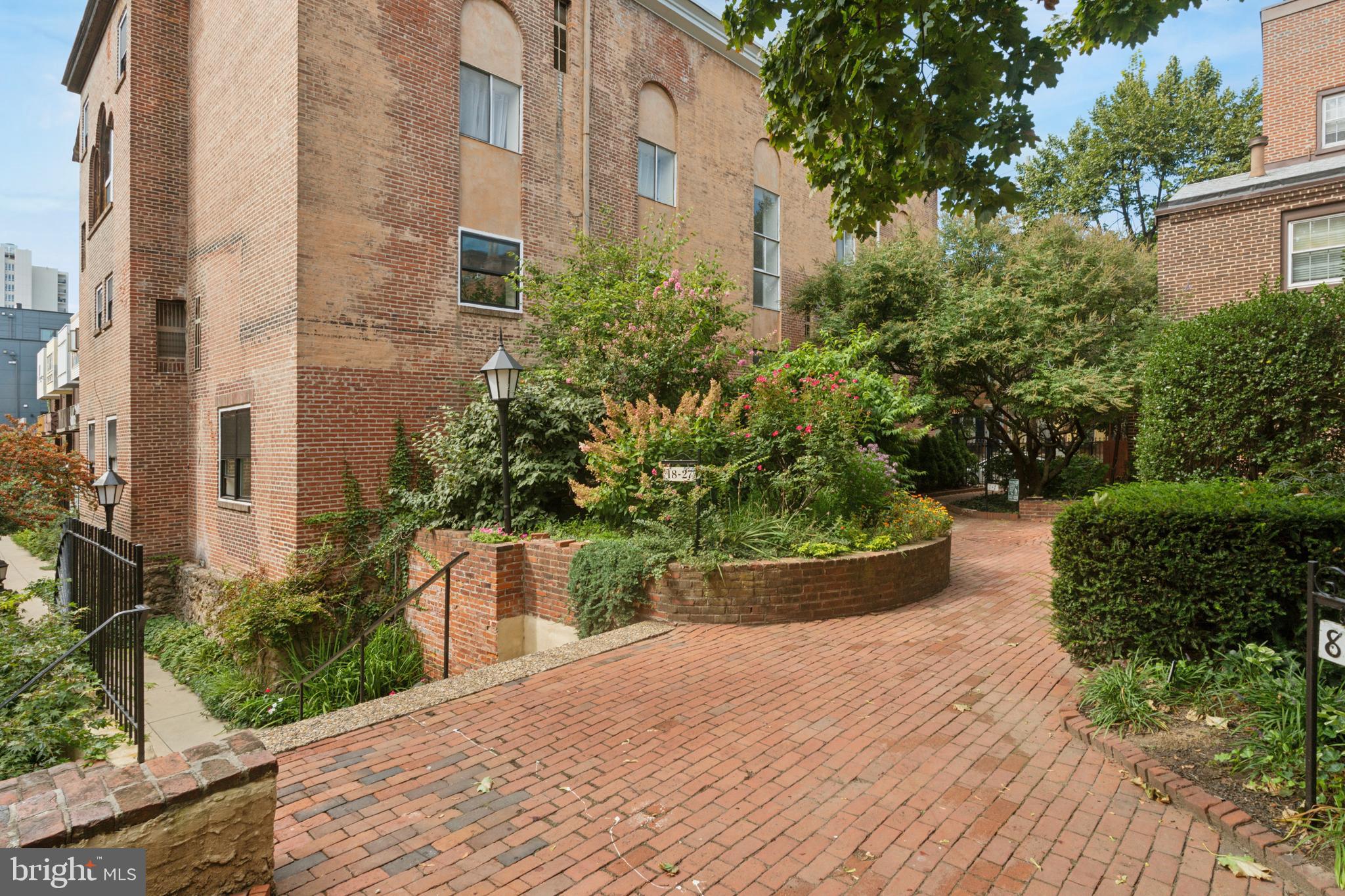 WASHINGTON SQ WEST - Residential