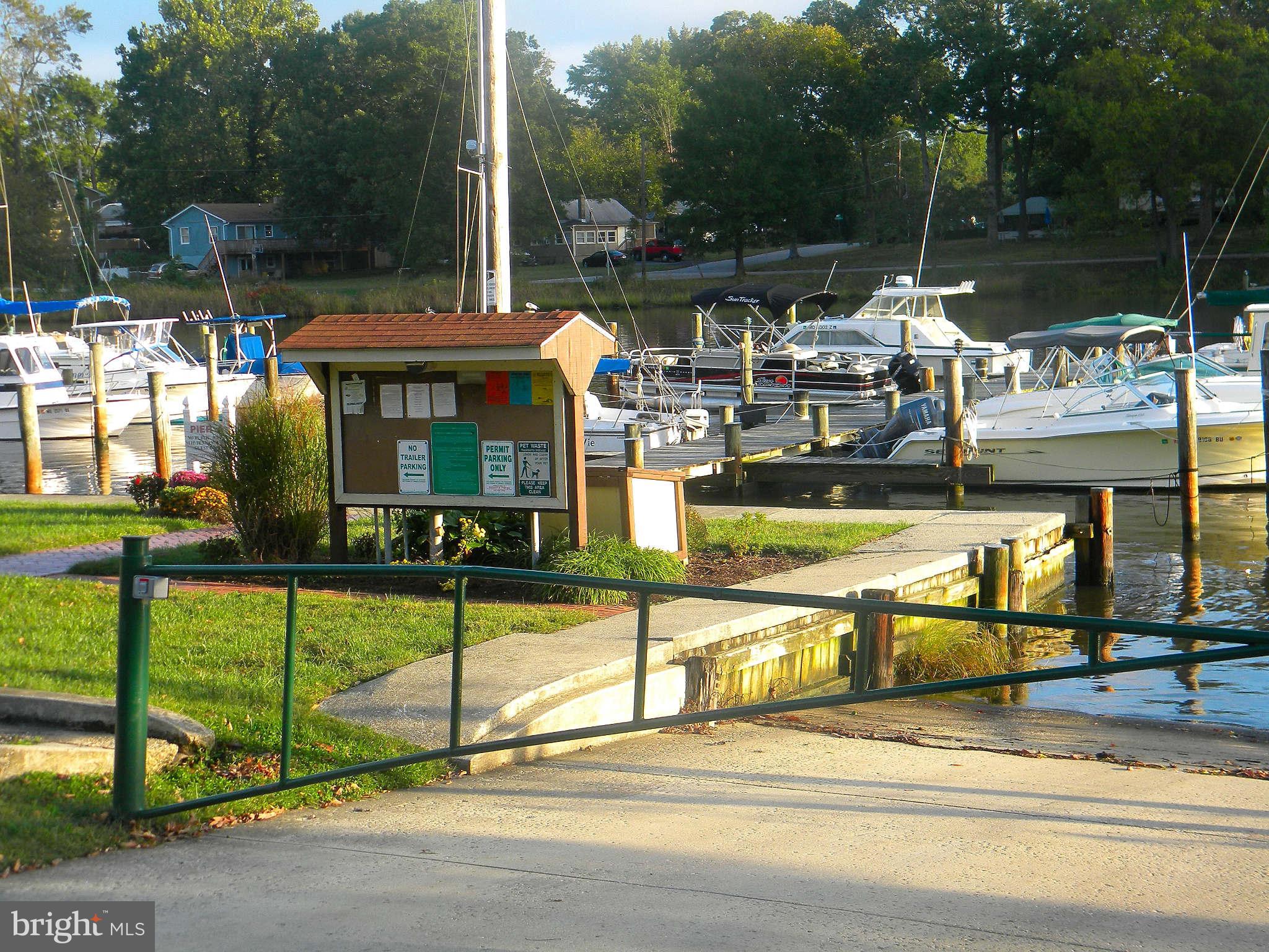 WOODLAND BEACH - Residential