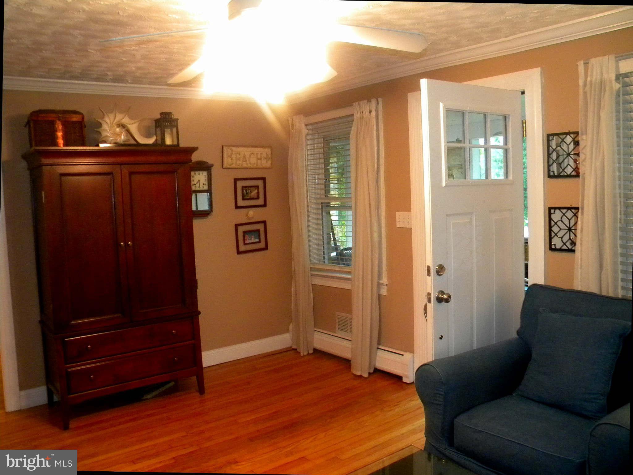 WOODLAND BEACH - Residential