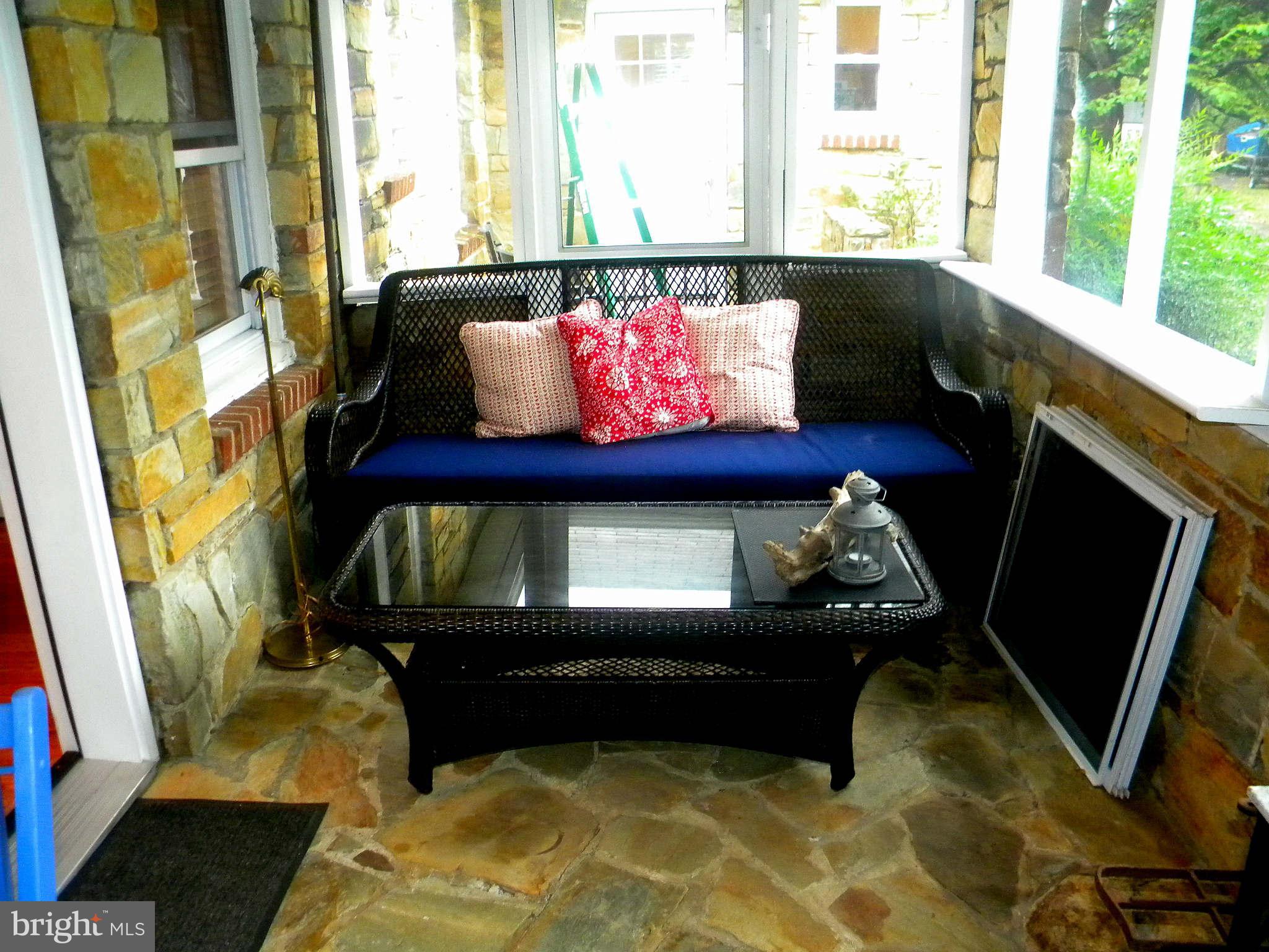 WOODLAND BEACH - Residential