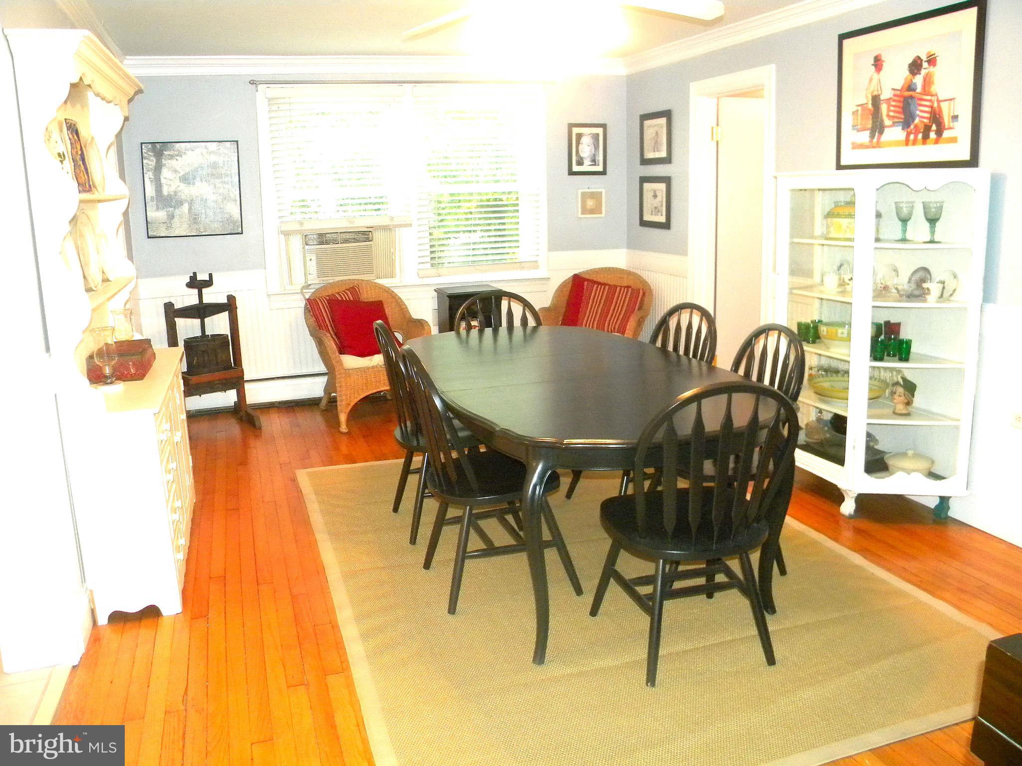 WOODLAND BEACH - Residential