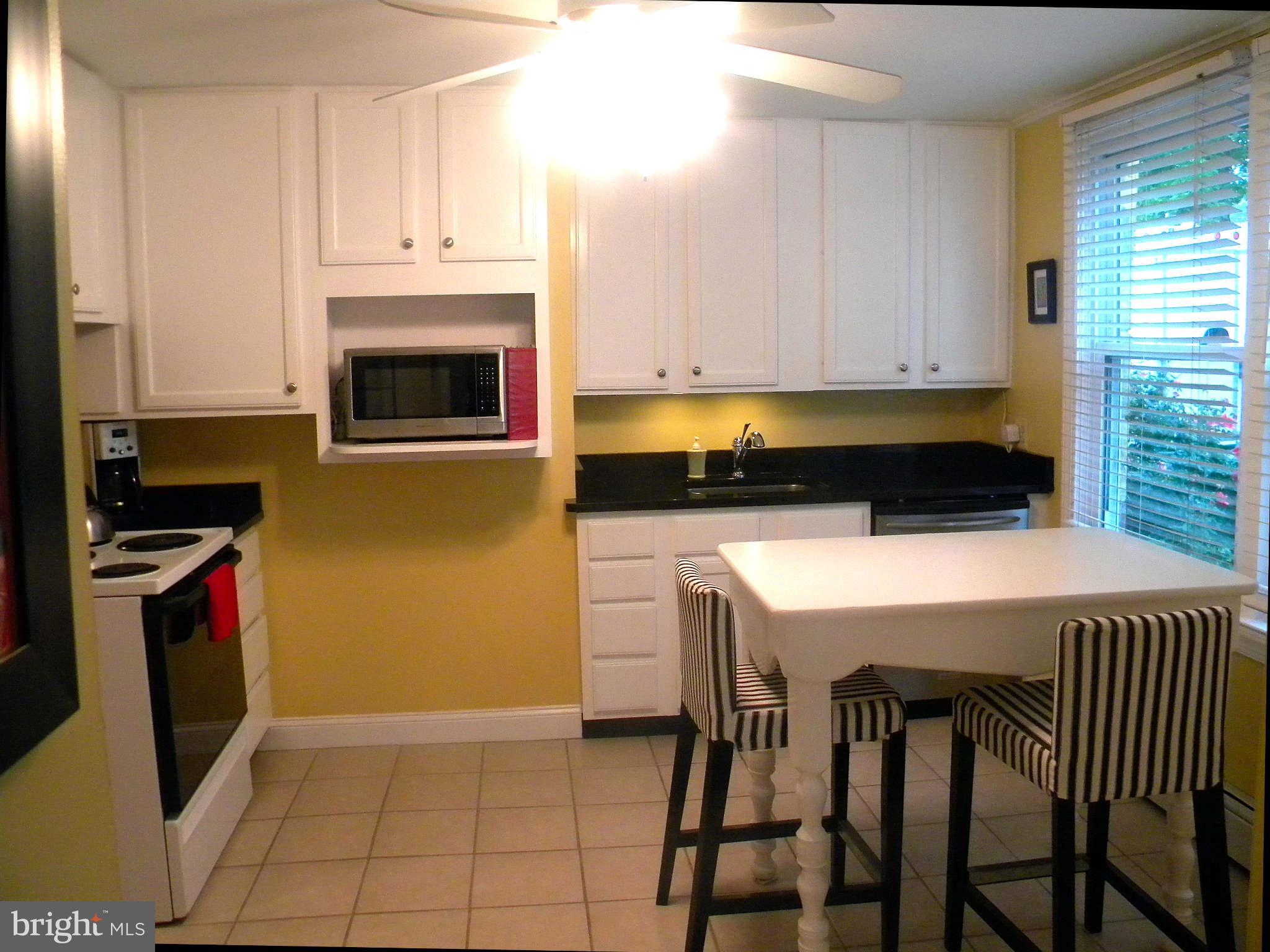 WOODLAND BEACH - Residential