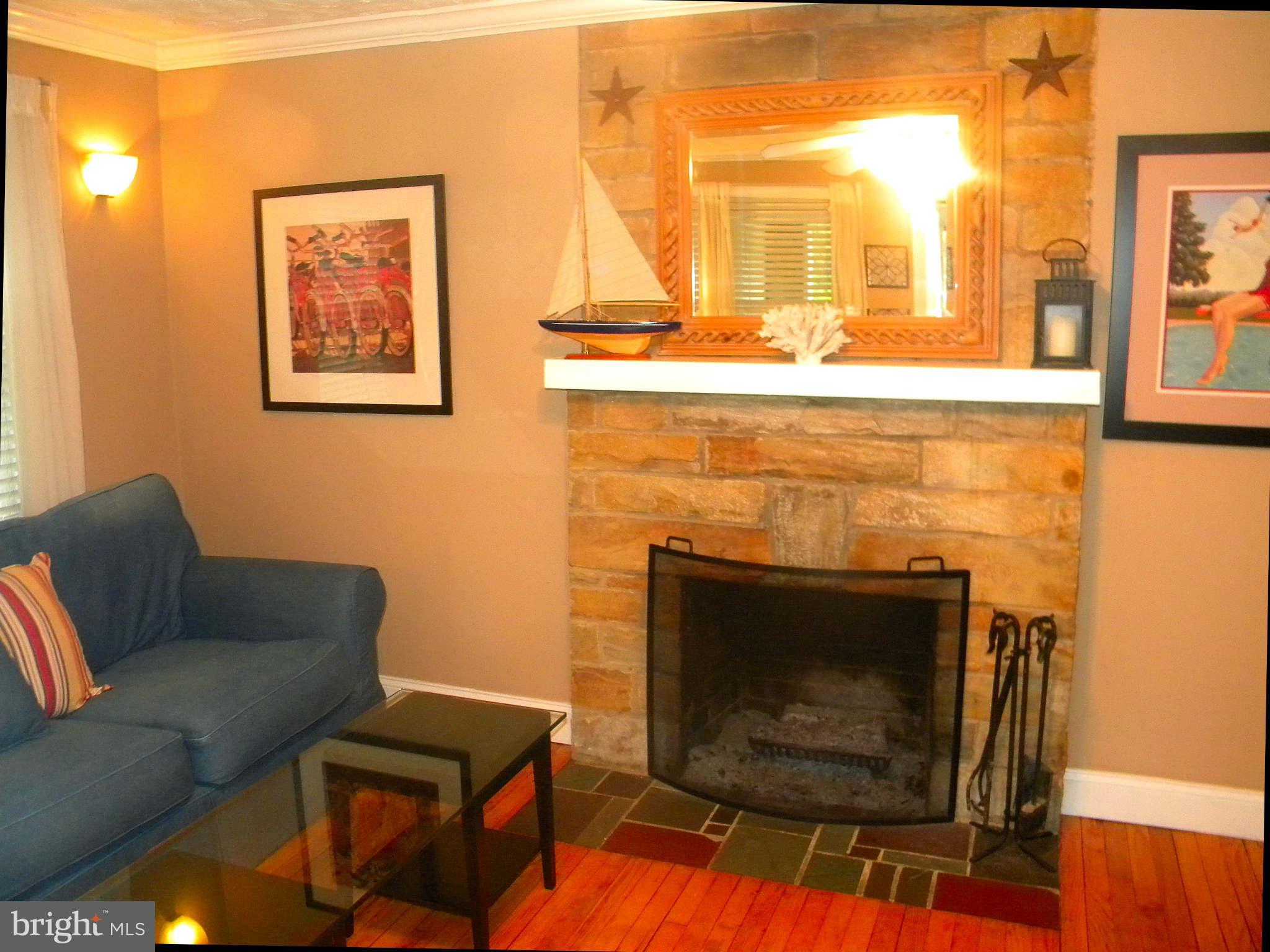 WOODLAND BEACH - Residential