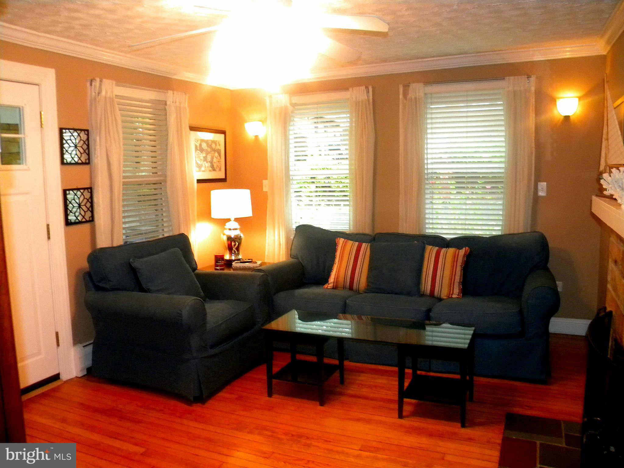 WOODLAND BEACH - Residential