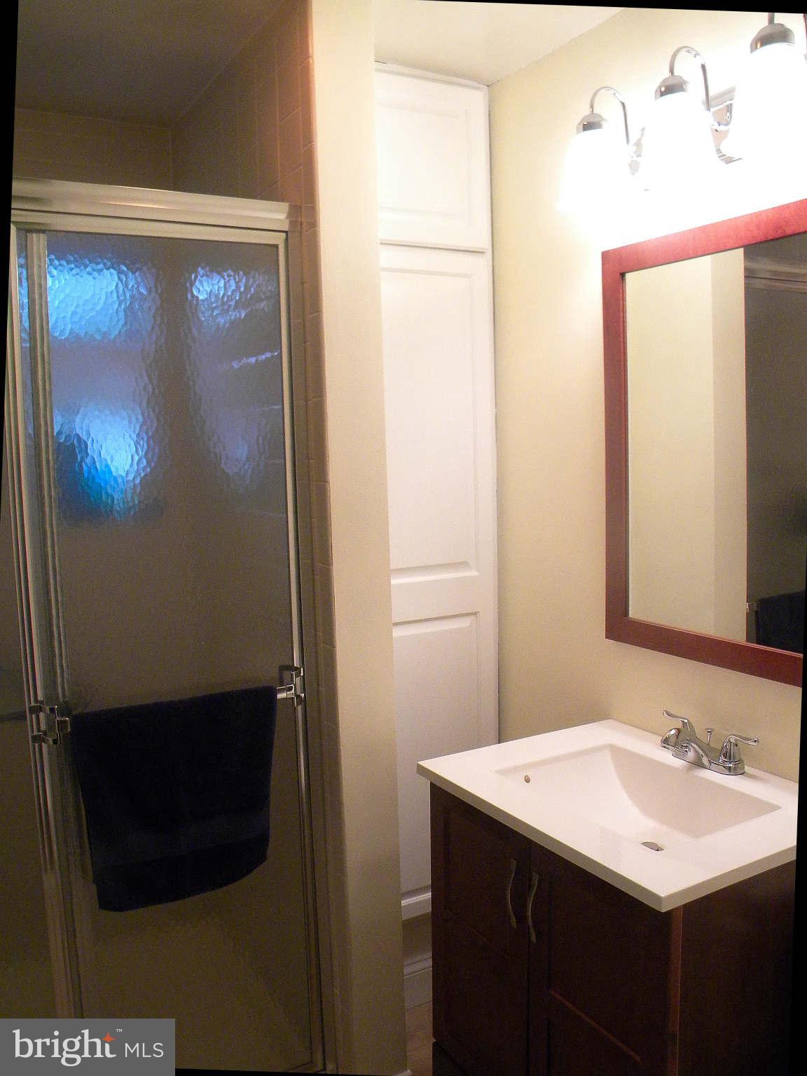 WOODLAND BEACH - Residential