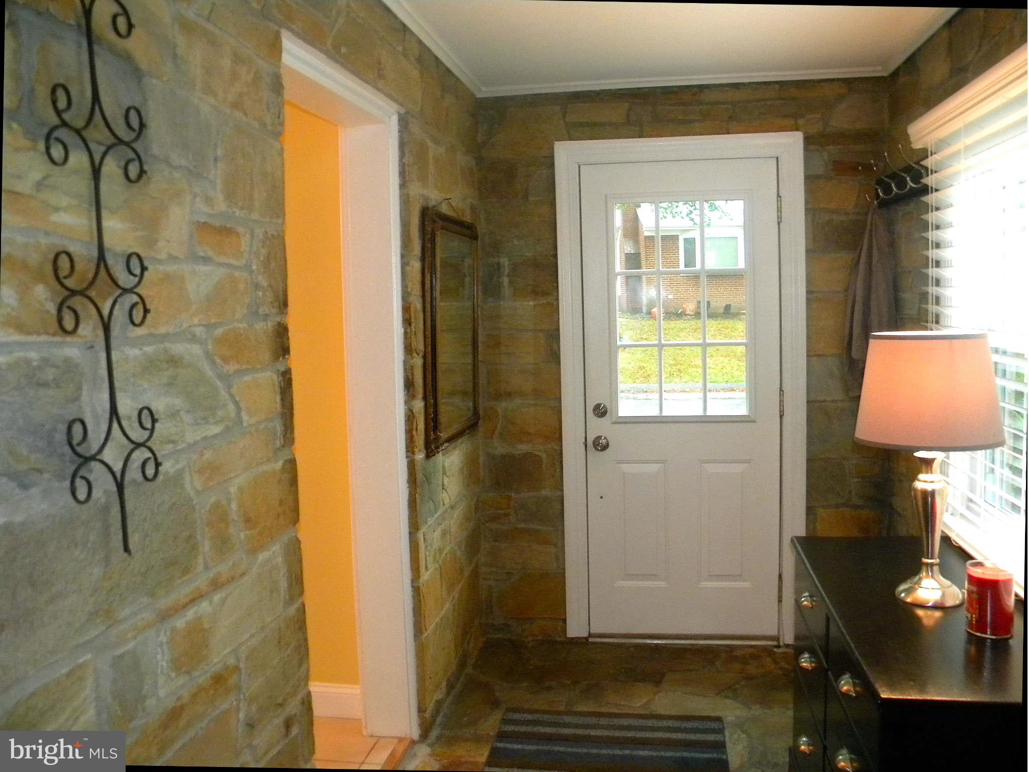 WOODLAND BEACH - Residential