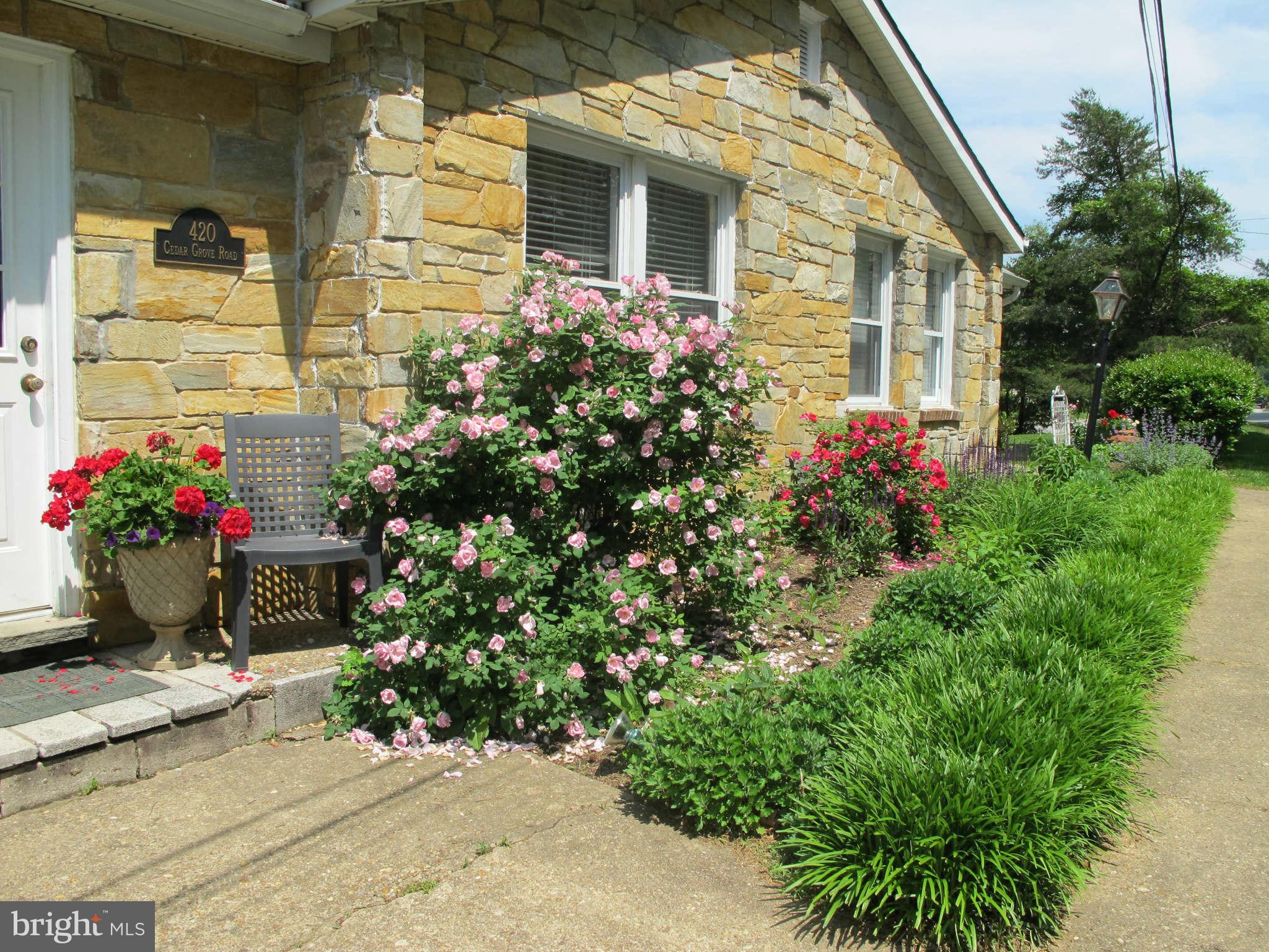 WOODLAND BEACH - Residential