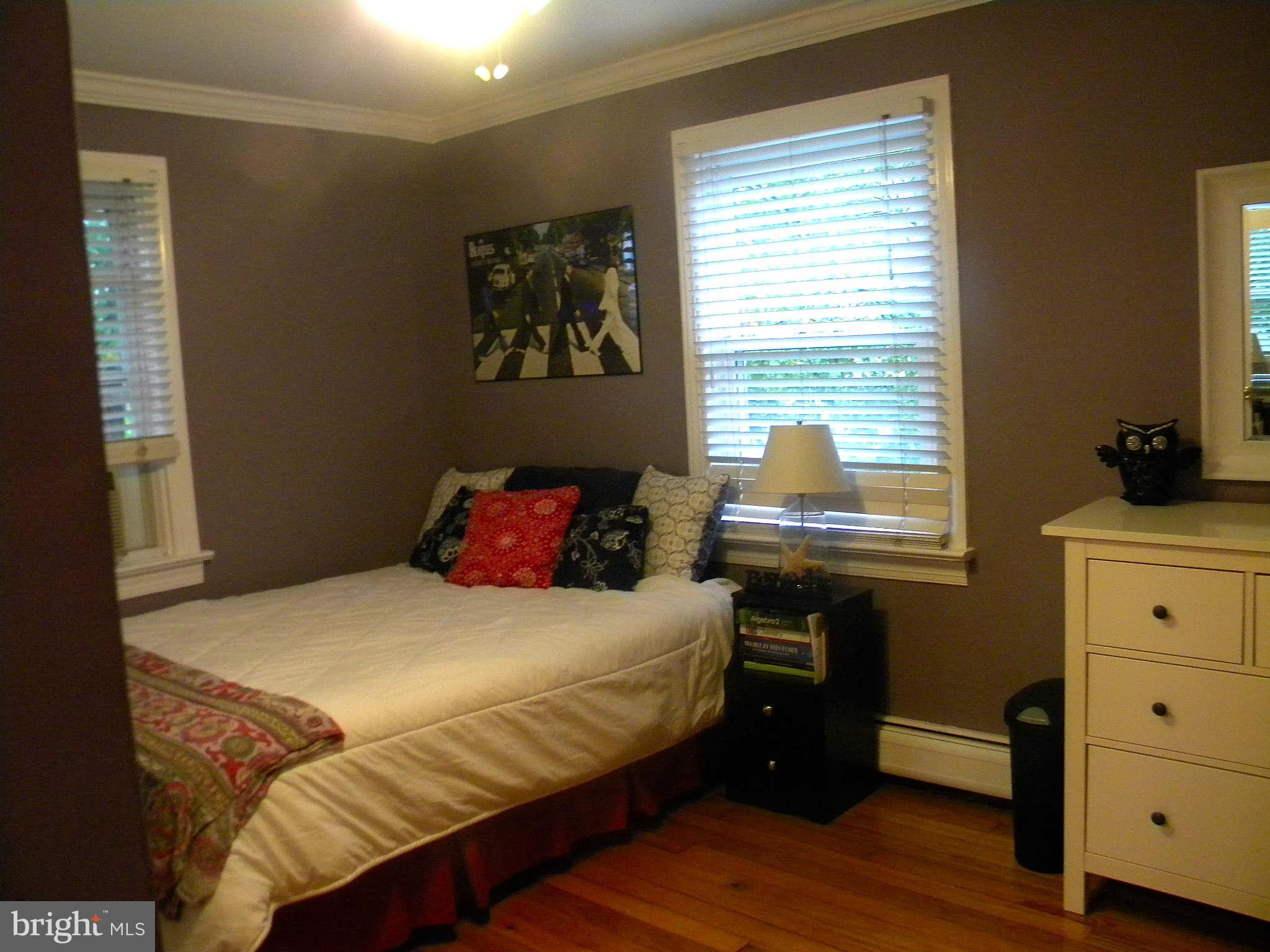 WOODLAND BEACH - Residential