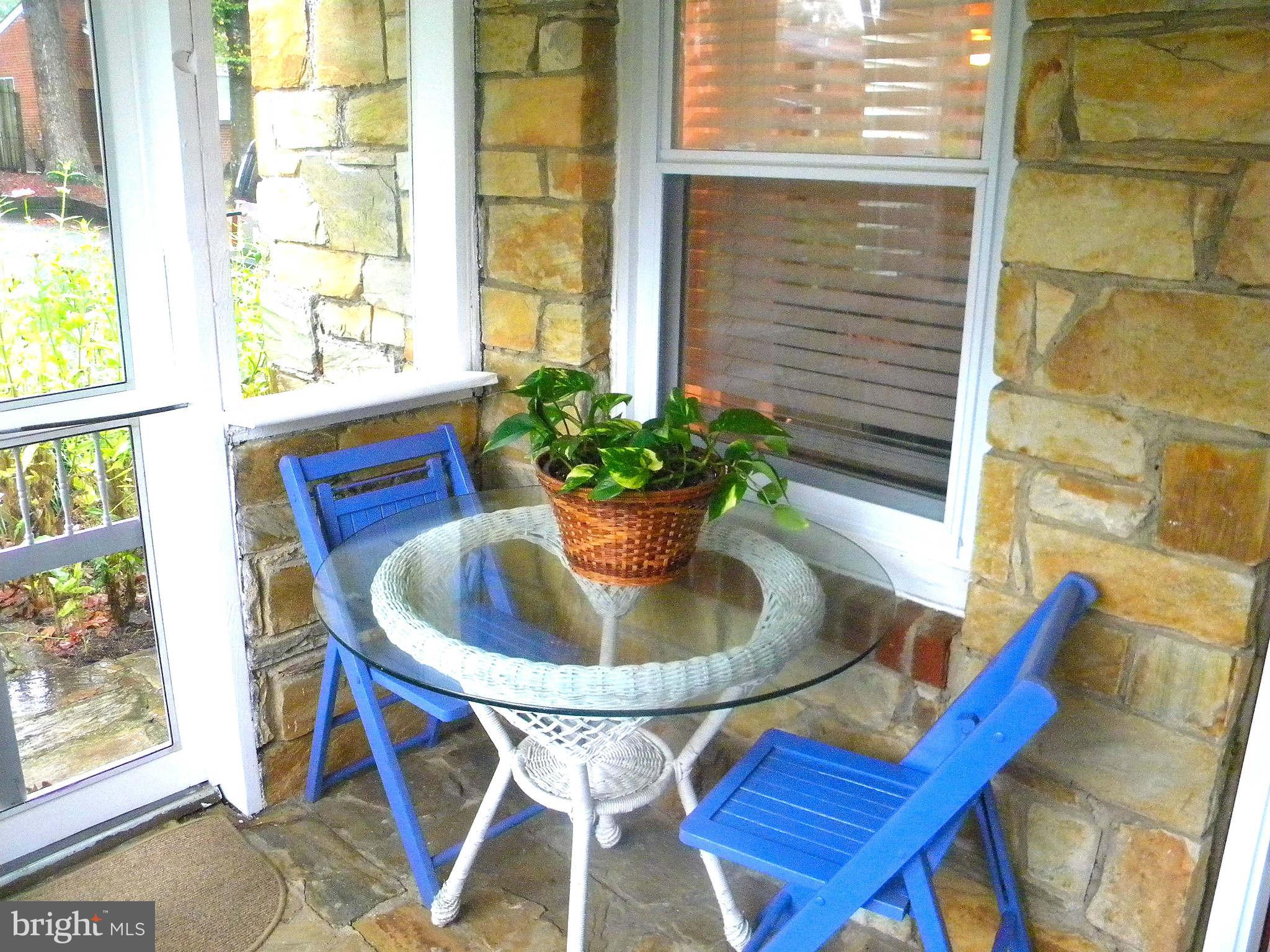 WOODLAND BEACH - Residential