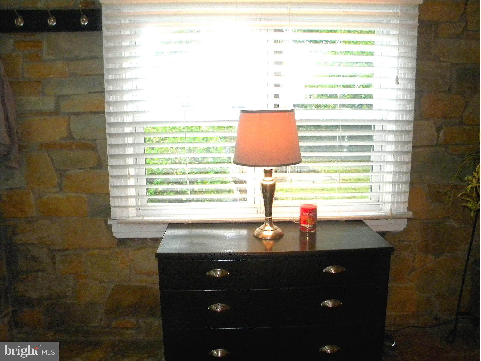 WOODLAND BEACH - Residential