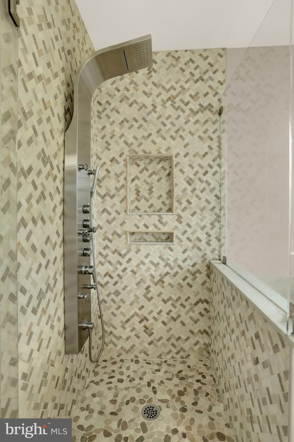 ARBOR GREENE - Residential