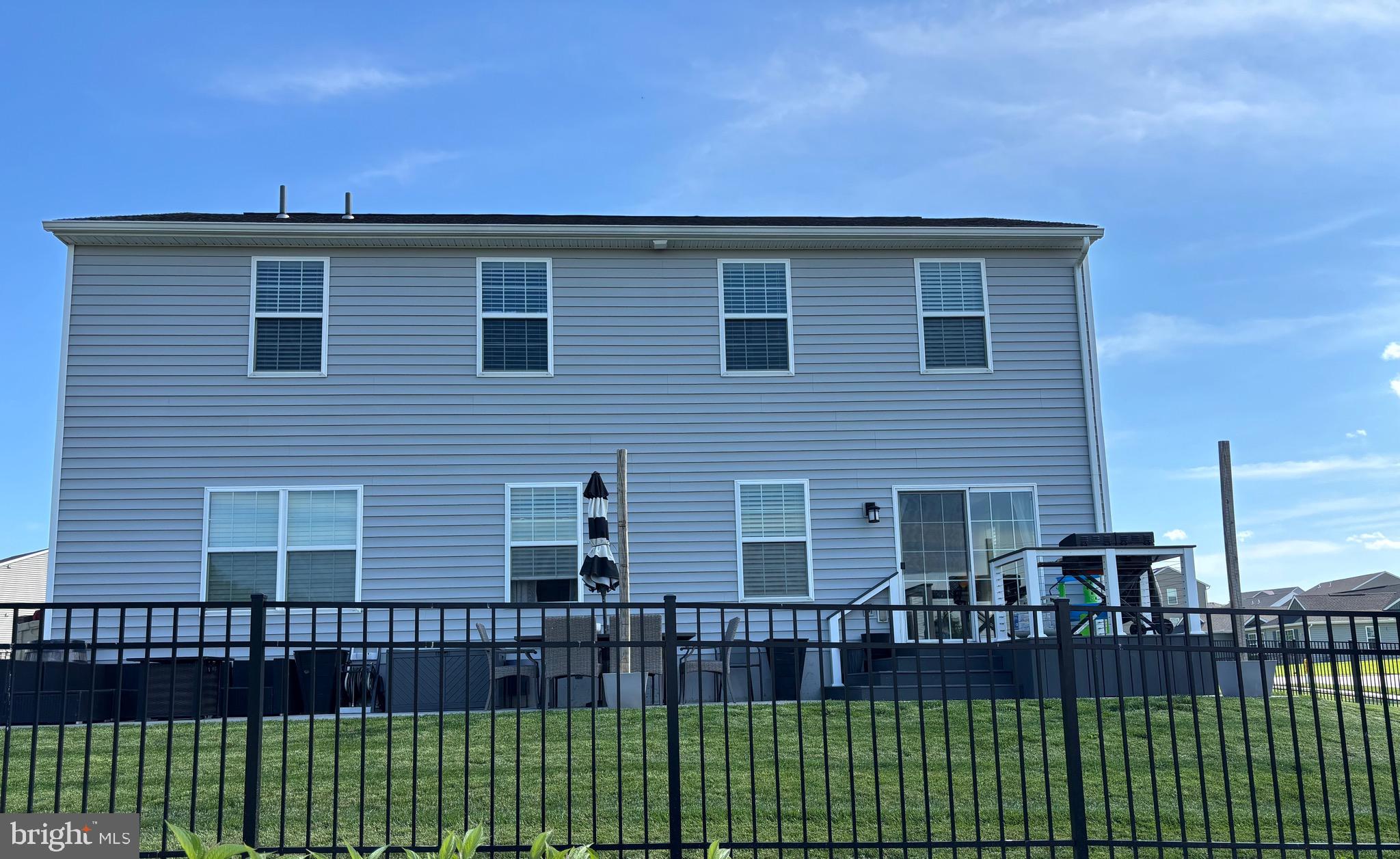 WINDY HEIGHTS, THE NEW - Residential