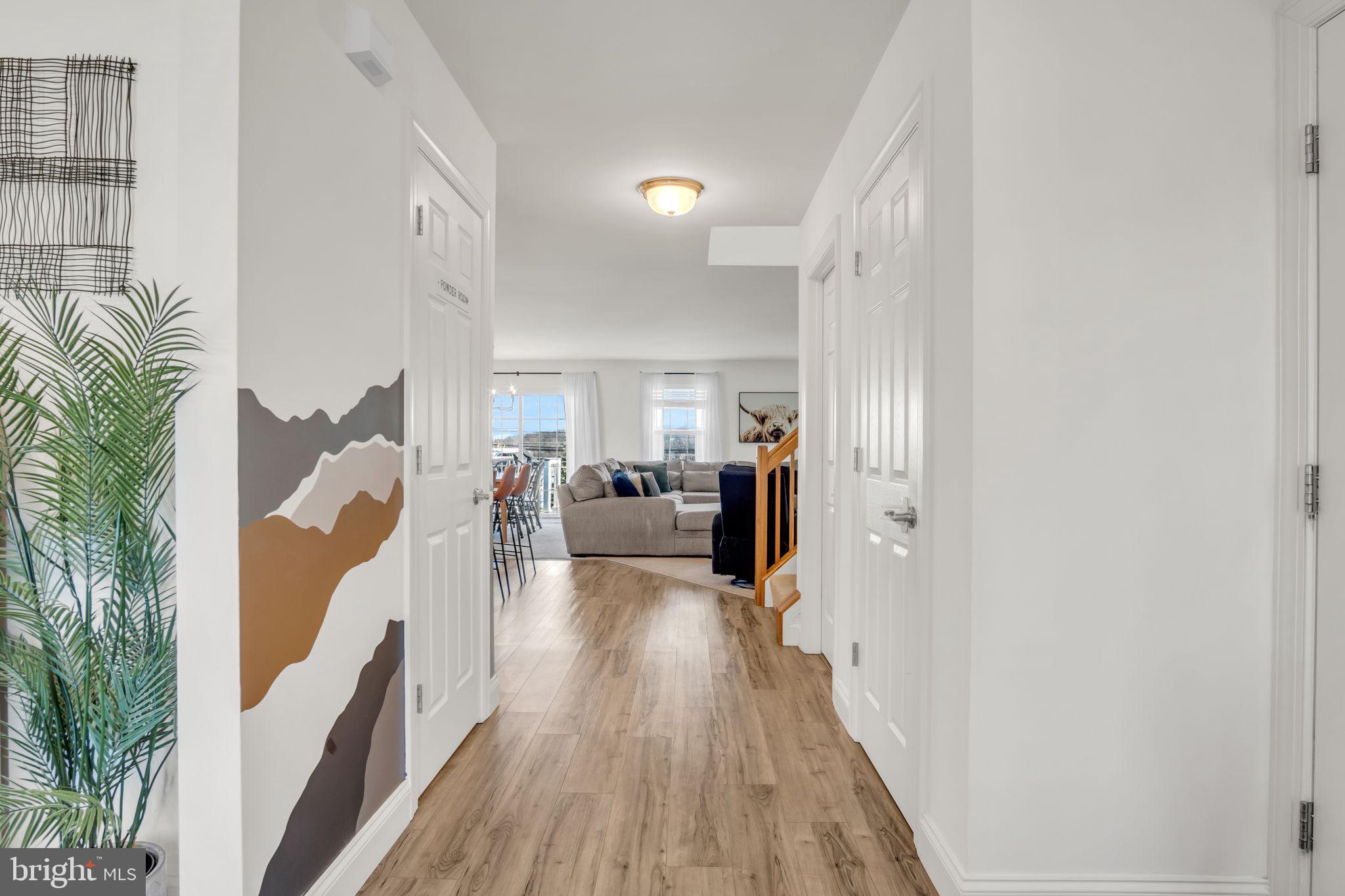 WINDY HEIGHTS, THE NEW - Residential