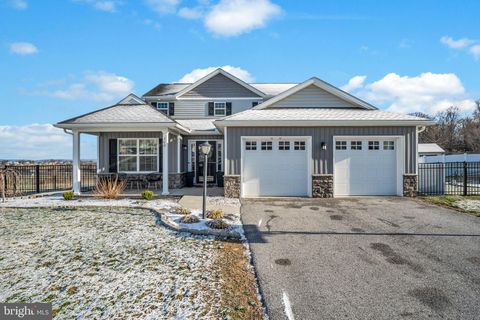 Homes For Sale - 100 Eagle Road<br/> DILLSBURG, PA 17019