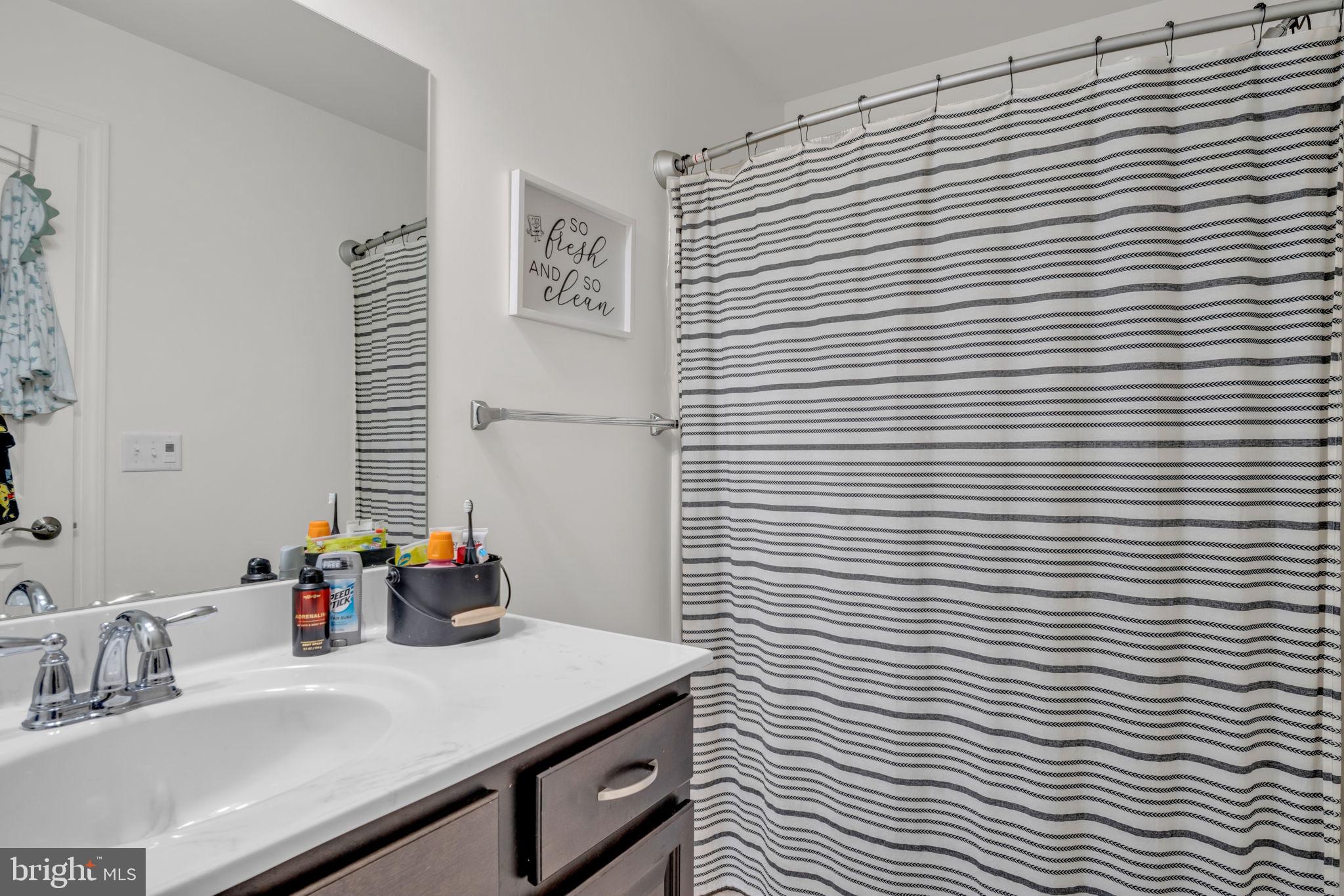 WINDY HEIGHTS, THE NEW - Residential