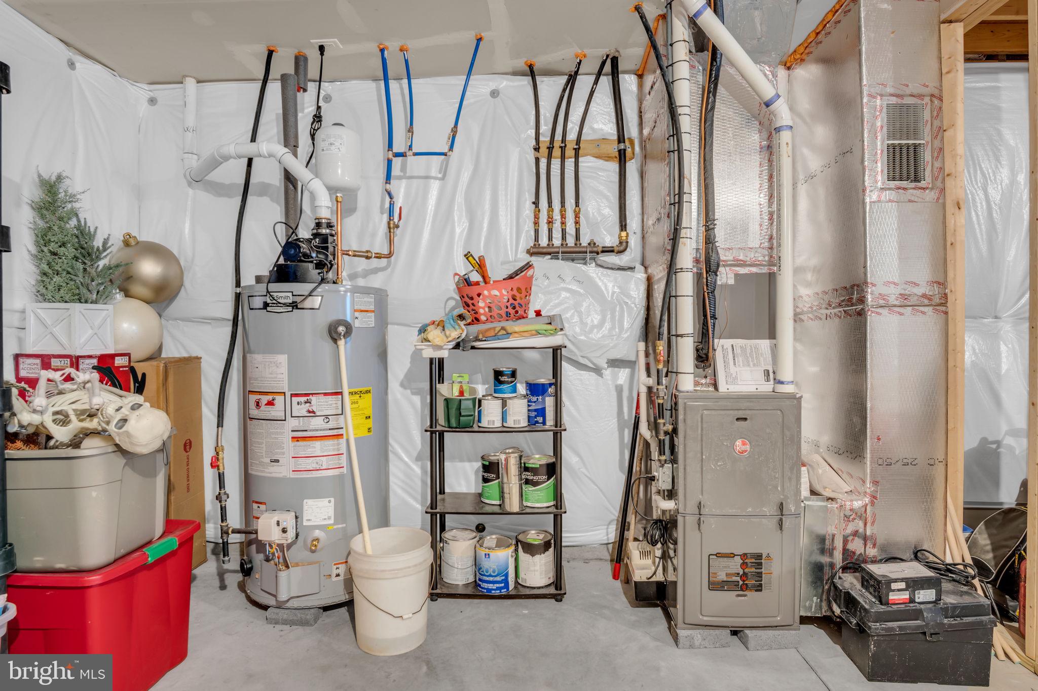 WINDY HEIGHTS, THE NEW - Residential