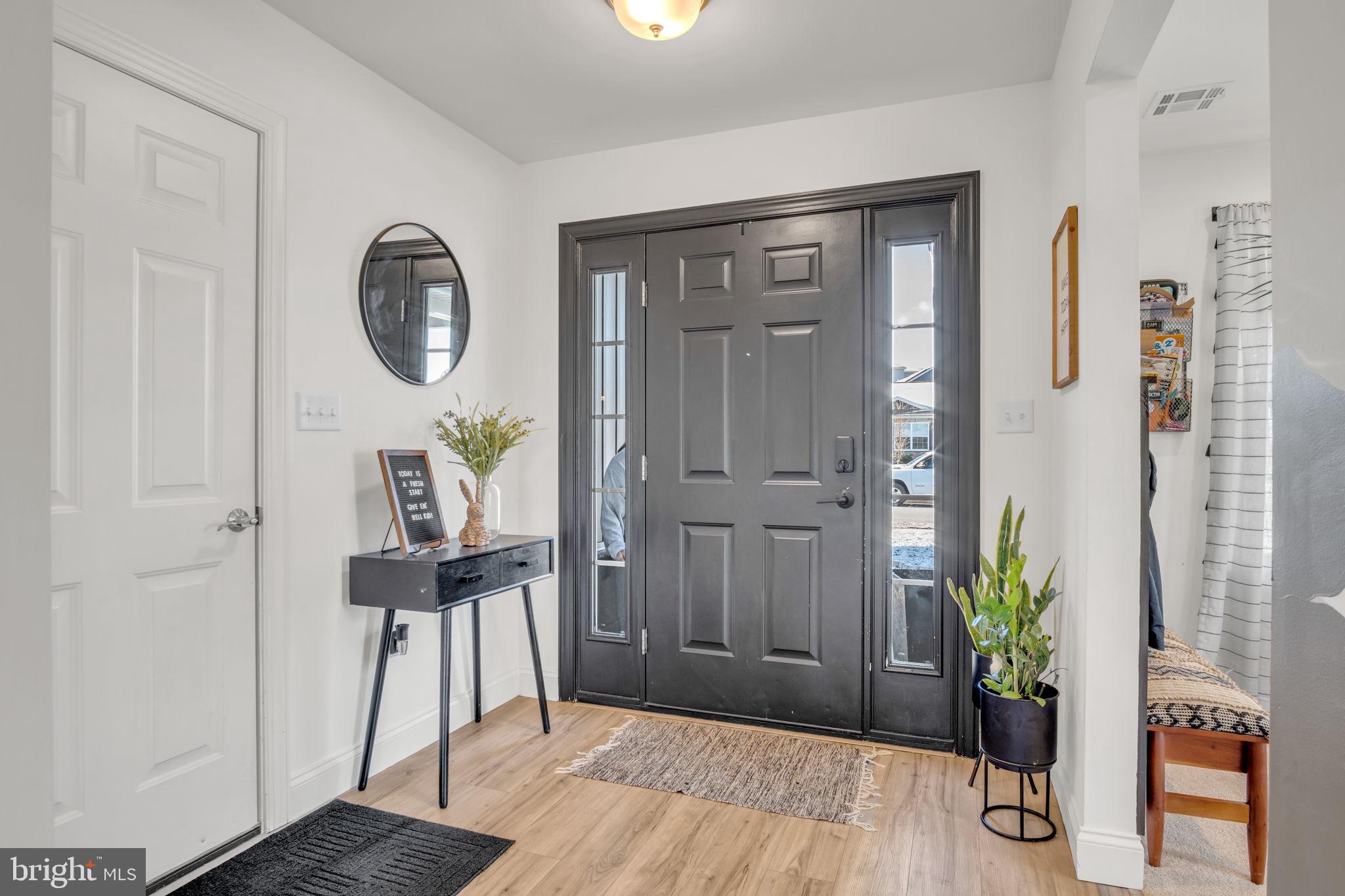 WINDY HEIGHTS, THE NEW - Residential