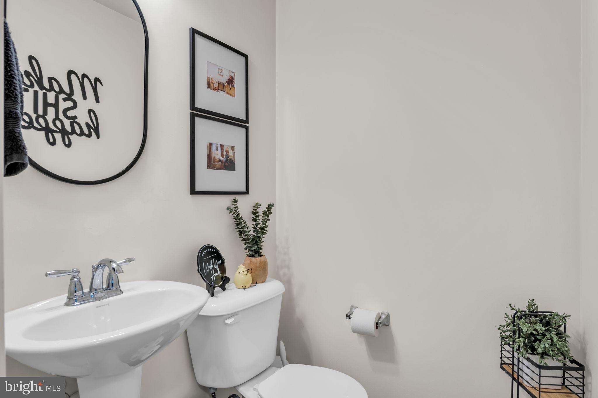 WINDY HEIGHTS, THE NEW - Residential