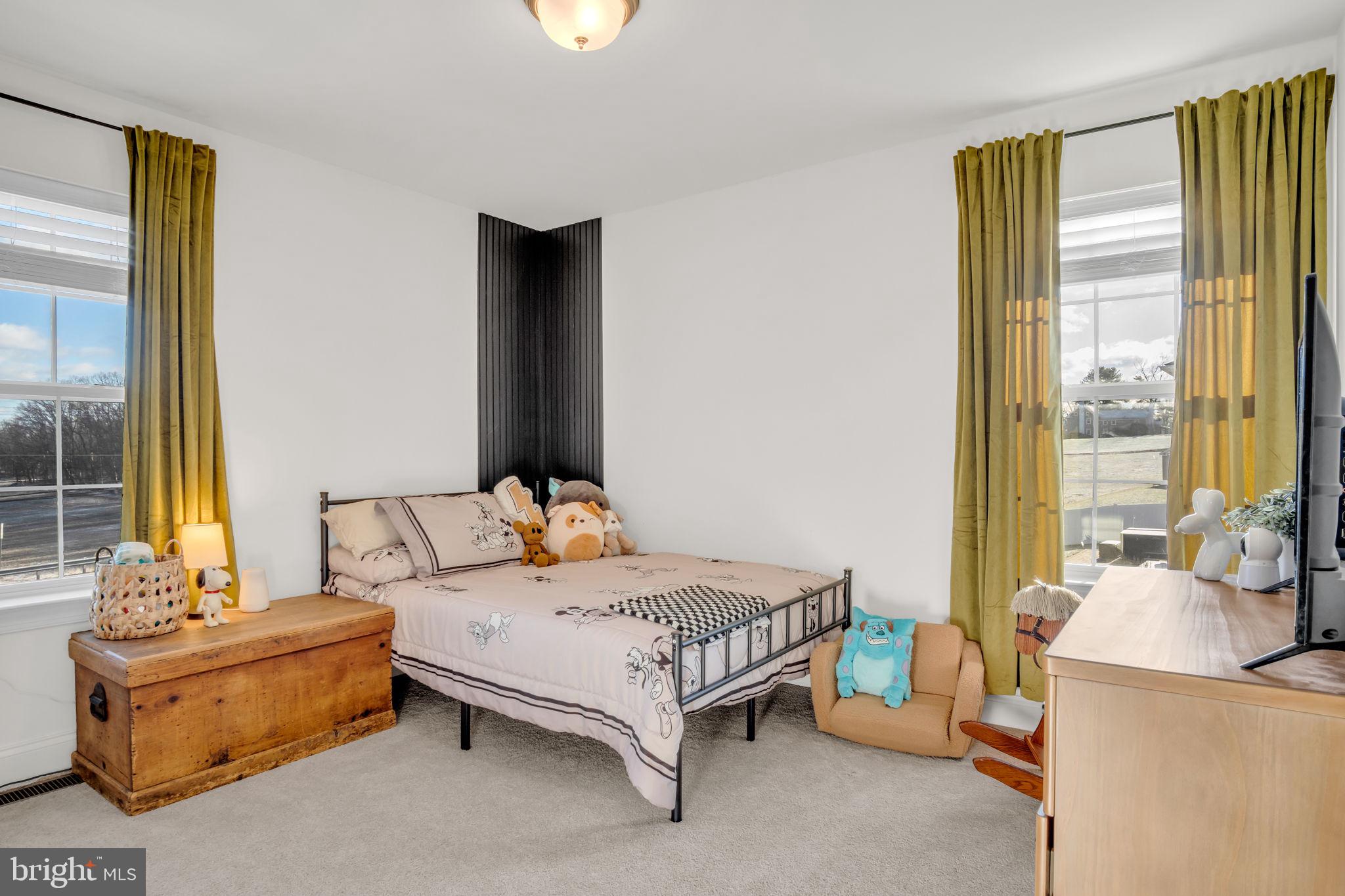 WINDY HEIGHTS, THE NEW - Residential