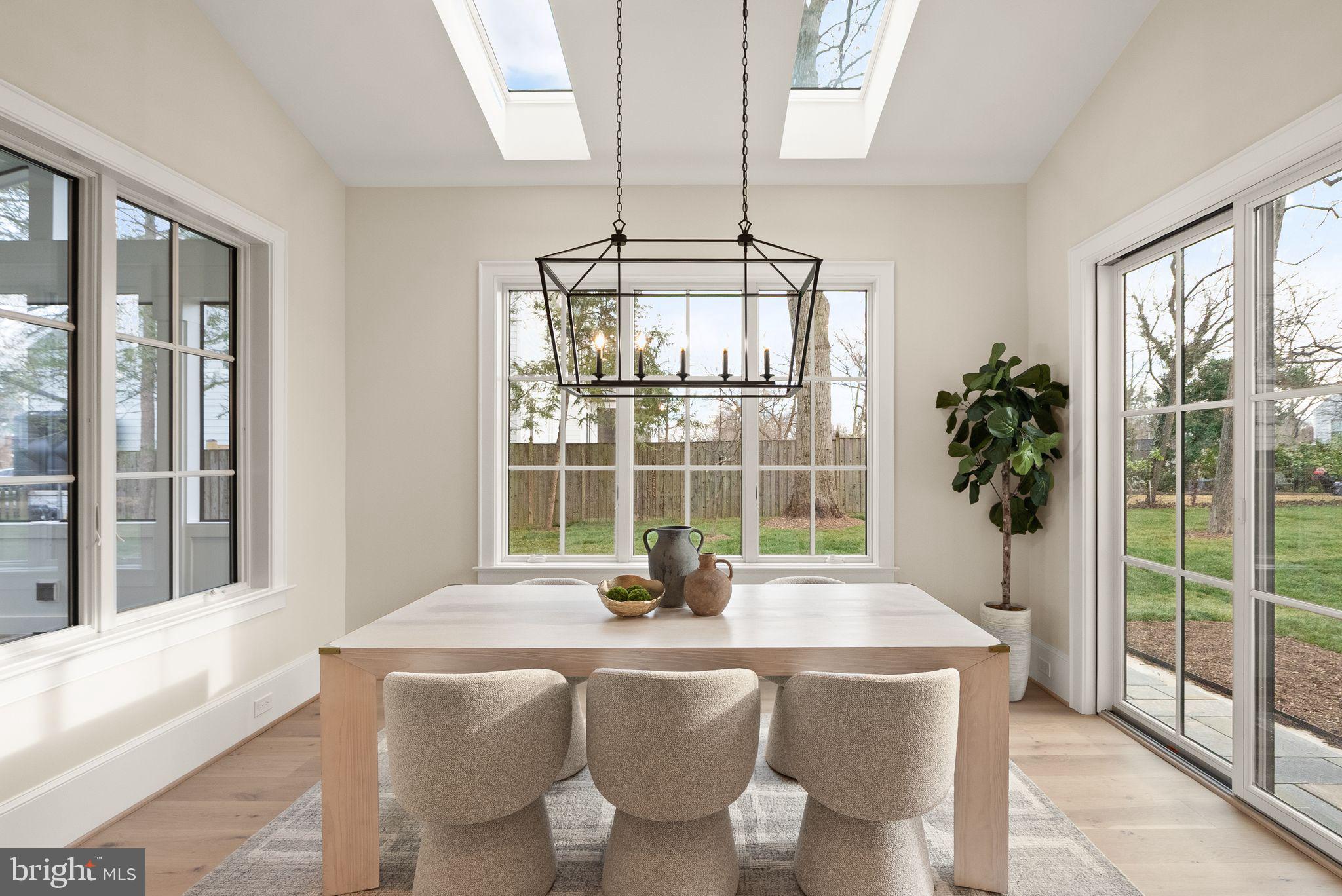 COUNTRY CLUB GROVE - Residential