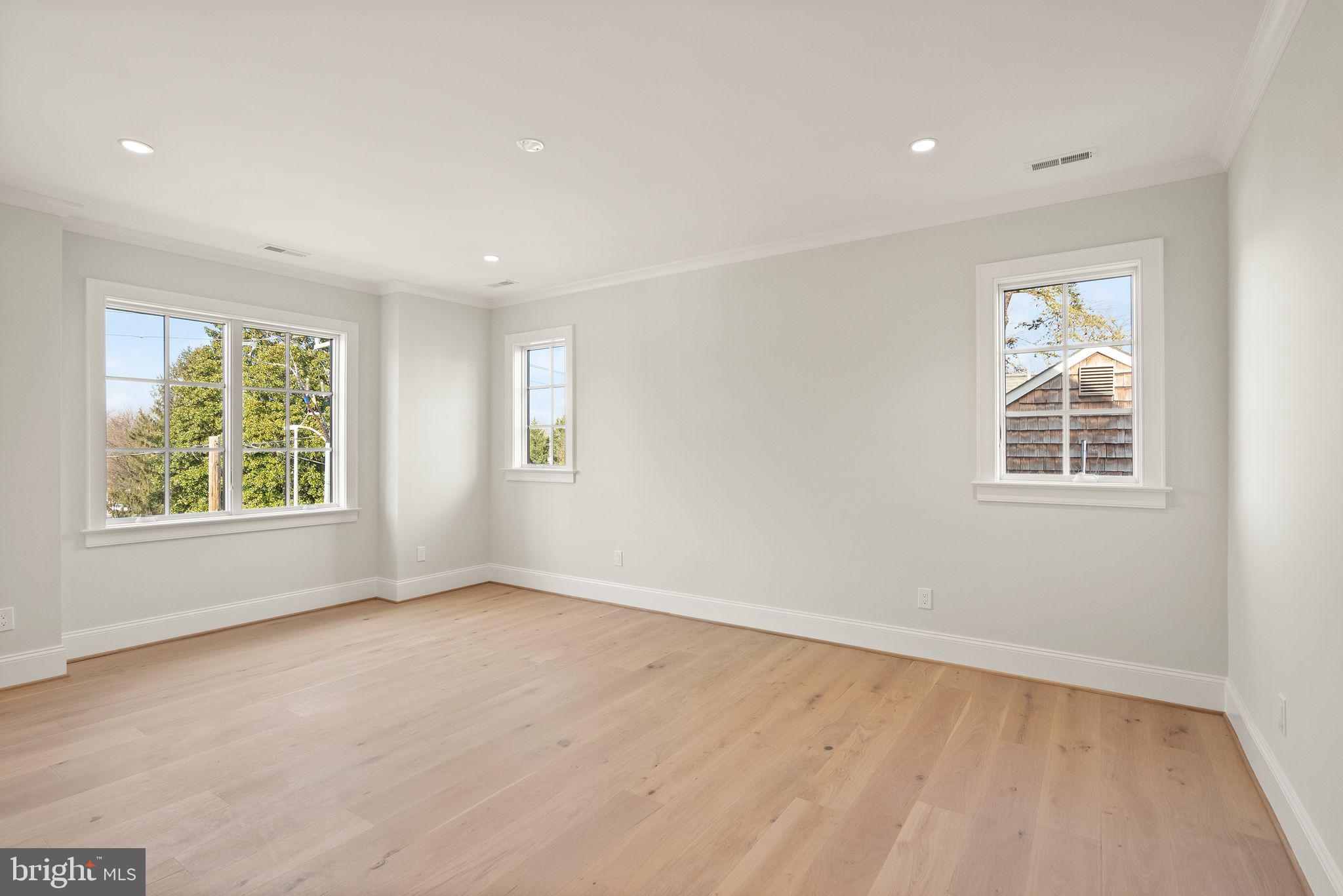 COUNTRY CLUB GROVE - Residential