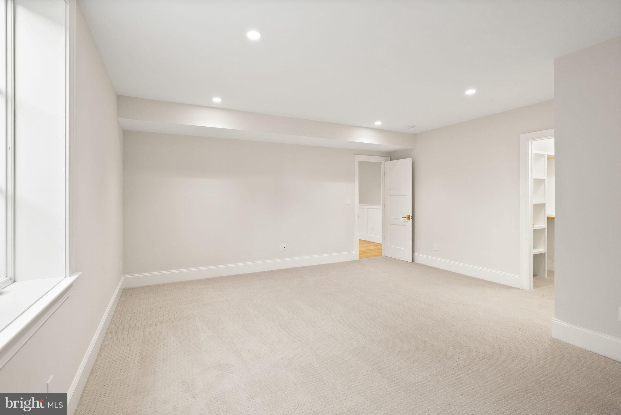 COUNTRY CLUB GROVE - Residential