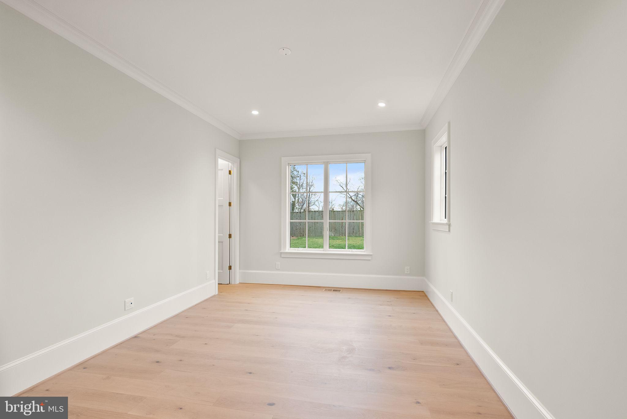 COUNTRY CLUB GROVE - Residential